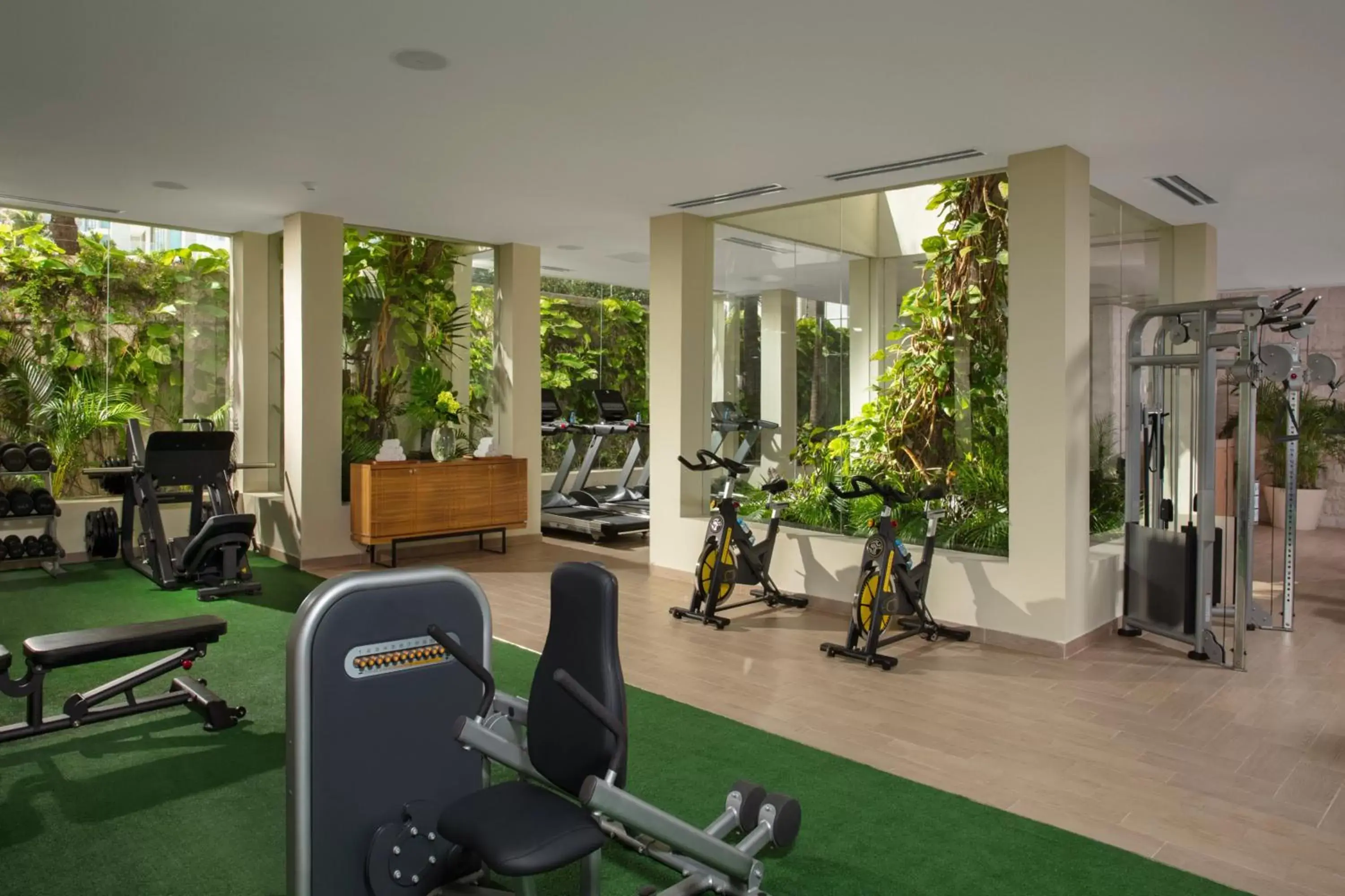 Fitness centre/facilities, Fitness Center/Facilities in Dreams Sands Cancun Resort & Spa