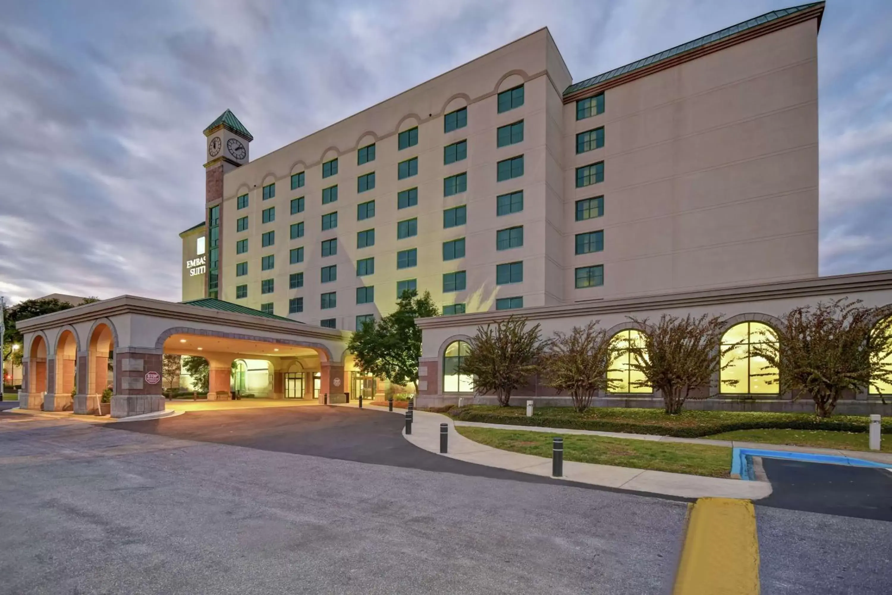 Property Building in Embassy Suites Montgomery - Hotel & Conference Center