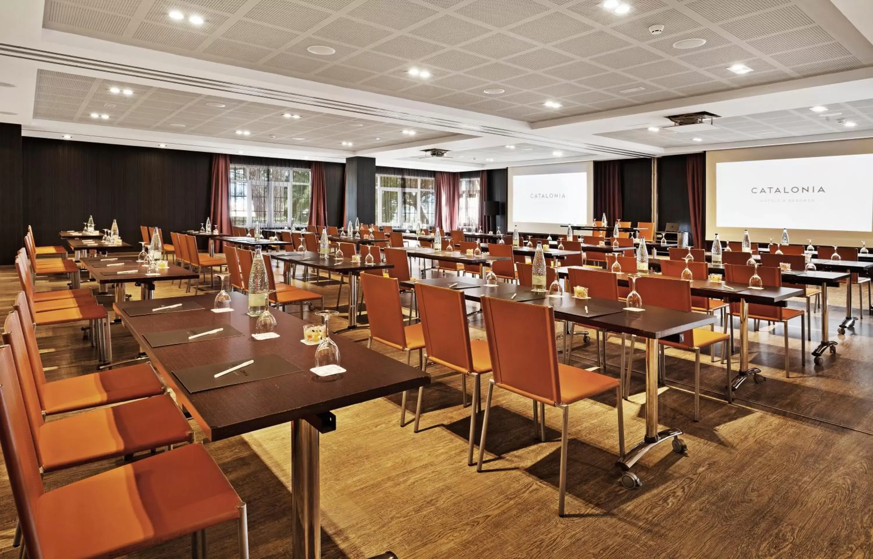 Business facilities, Restaurant/Places to Eat in Catalonia Reina Victoria
