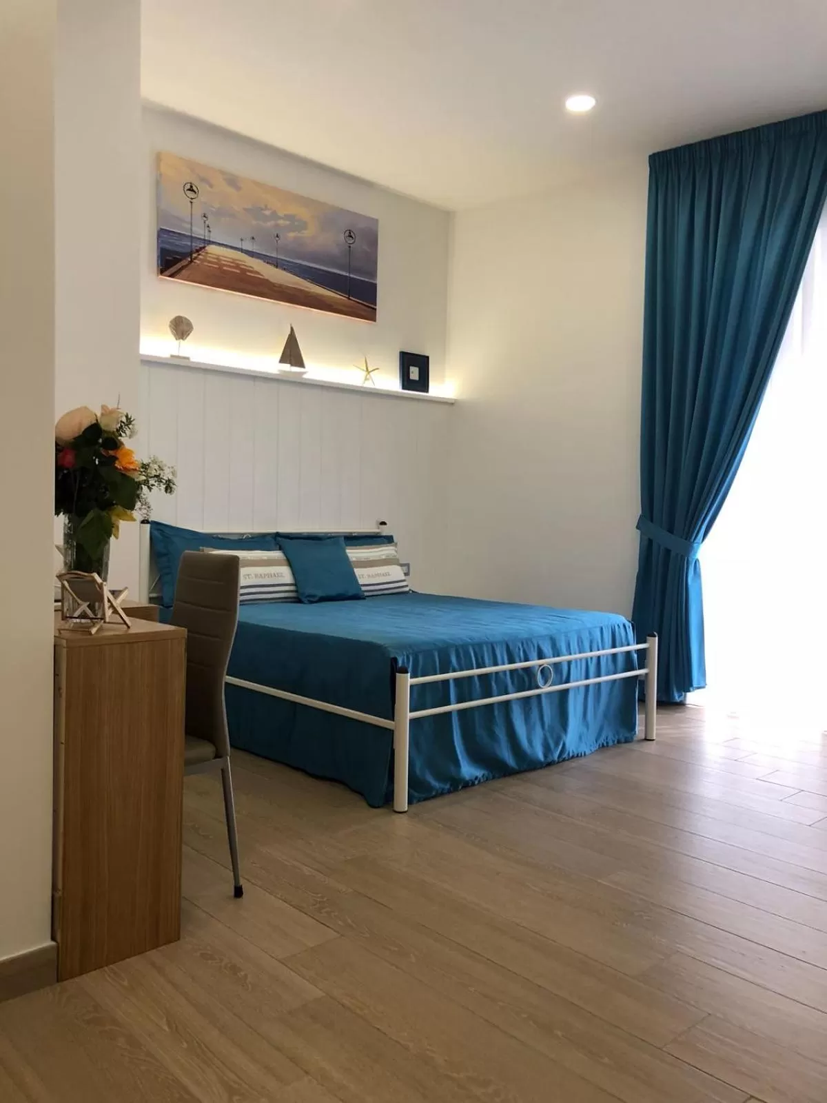 Property building, Bed in Antica Capri