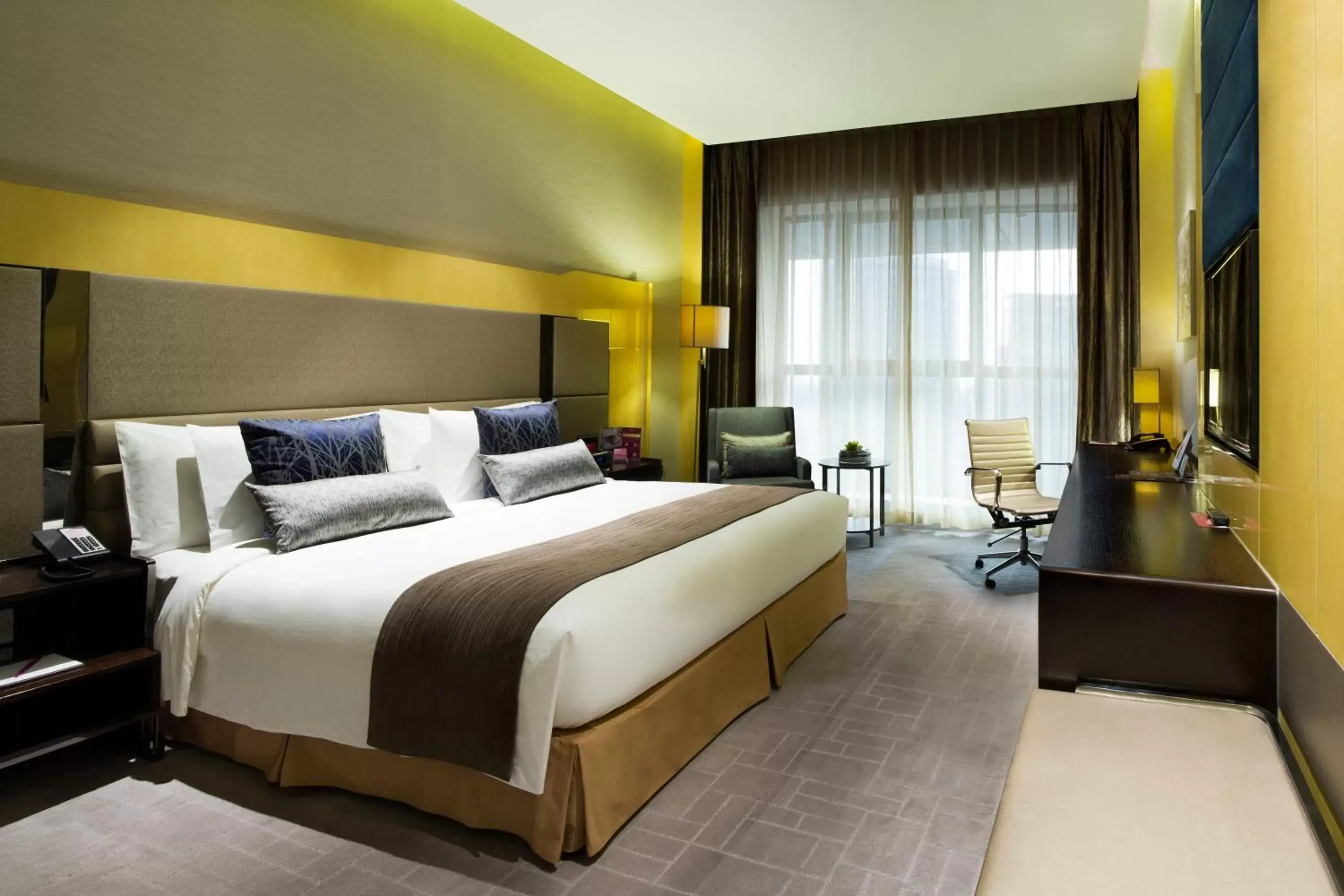 Photo of the whole room, Bed in Crowne Plaza Beijing Lido, an IHG Hotel