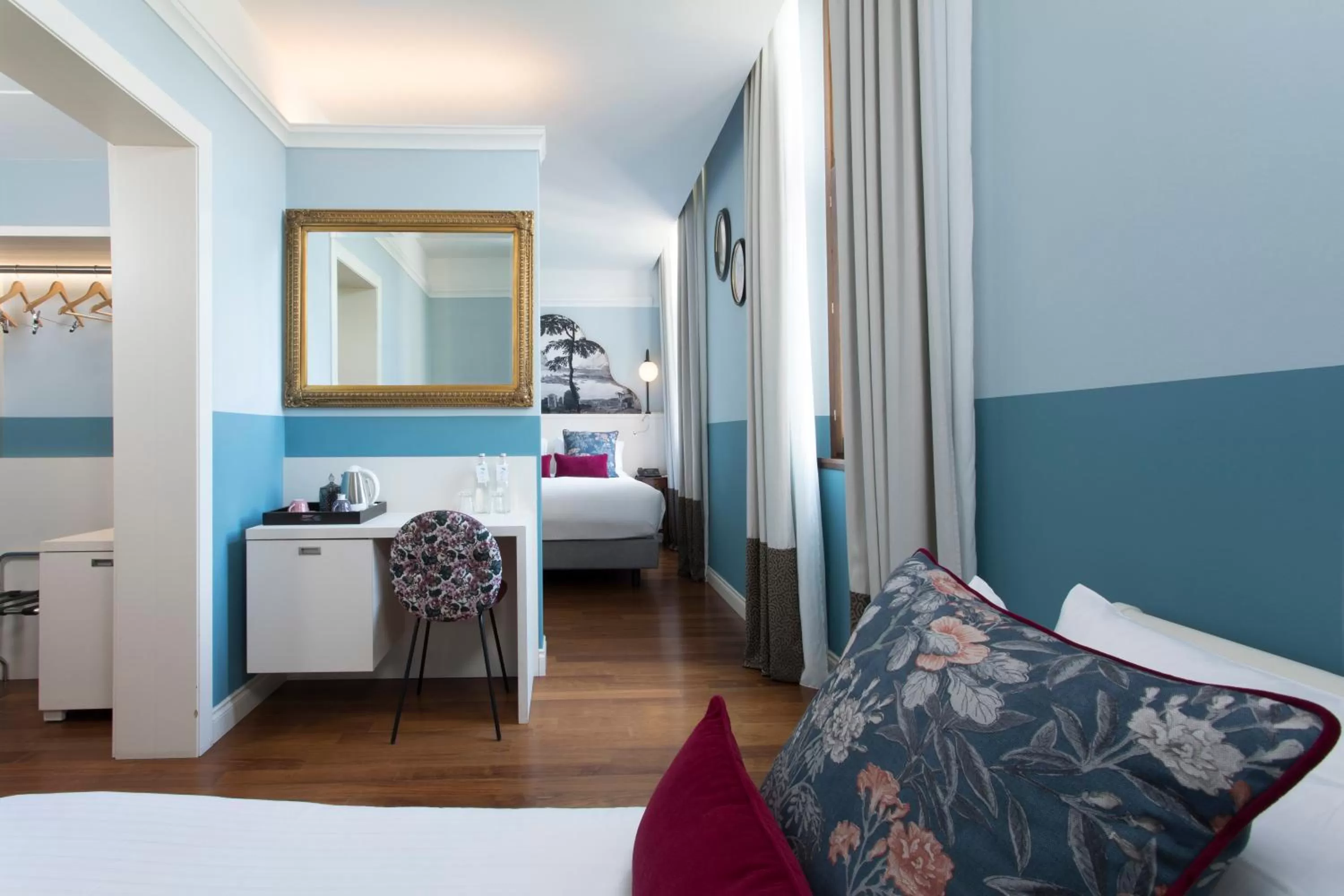Photo of the whole room, Bed in Hotel Indigo Verona - Grand Hotel Des Arts by IHG