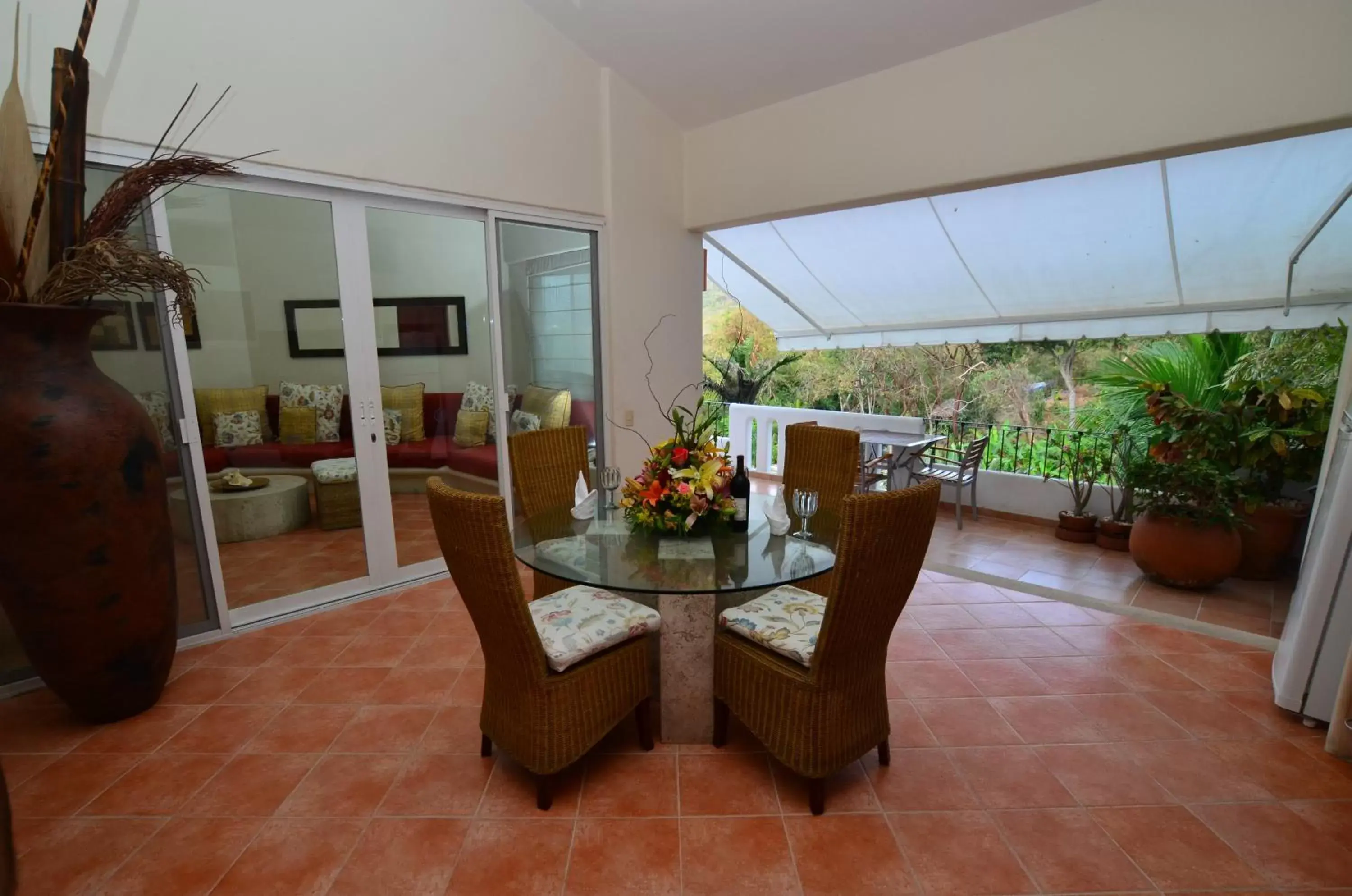 Dining area in Pacifica Resort Ixtapa