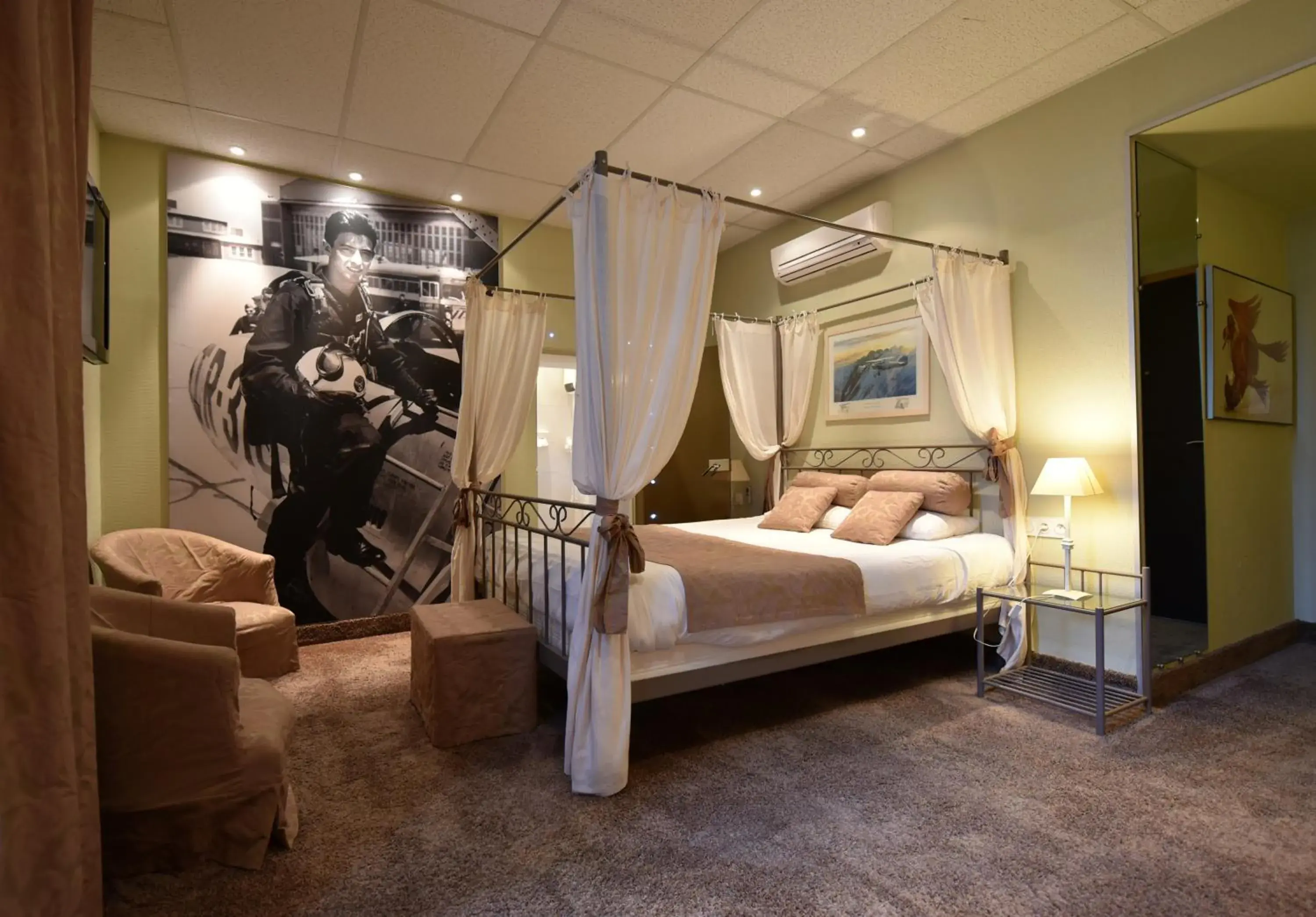 Bed in Hôtel Le Glacier