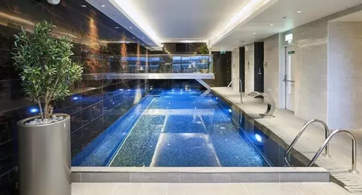 , Swimming Pool in DoubleTree by Hilton Hotel & Spa Liverpool