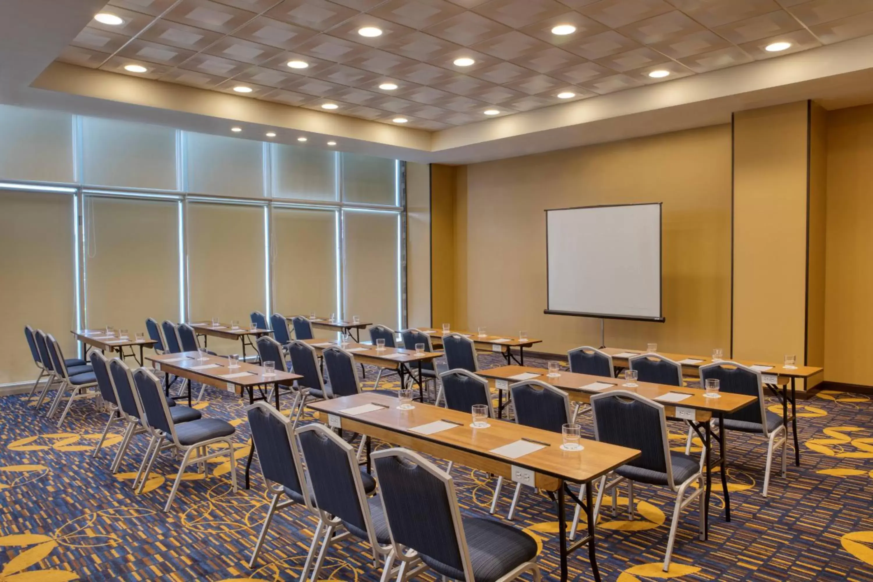 Meeting/conference room in Courtyard by Marriott Queretaro