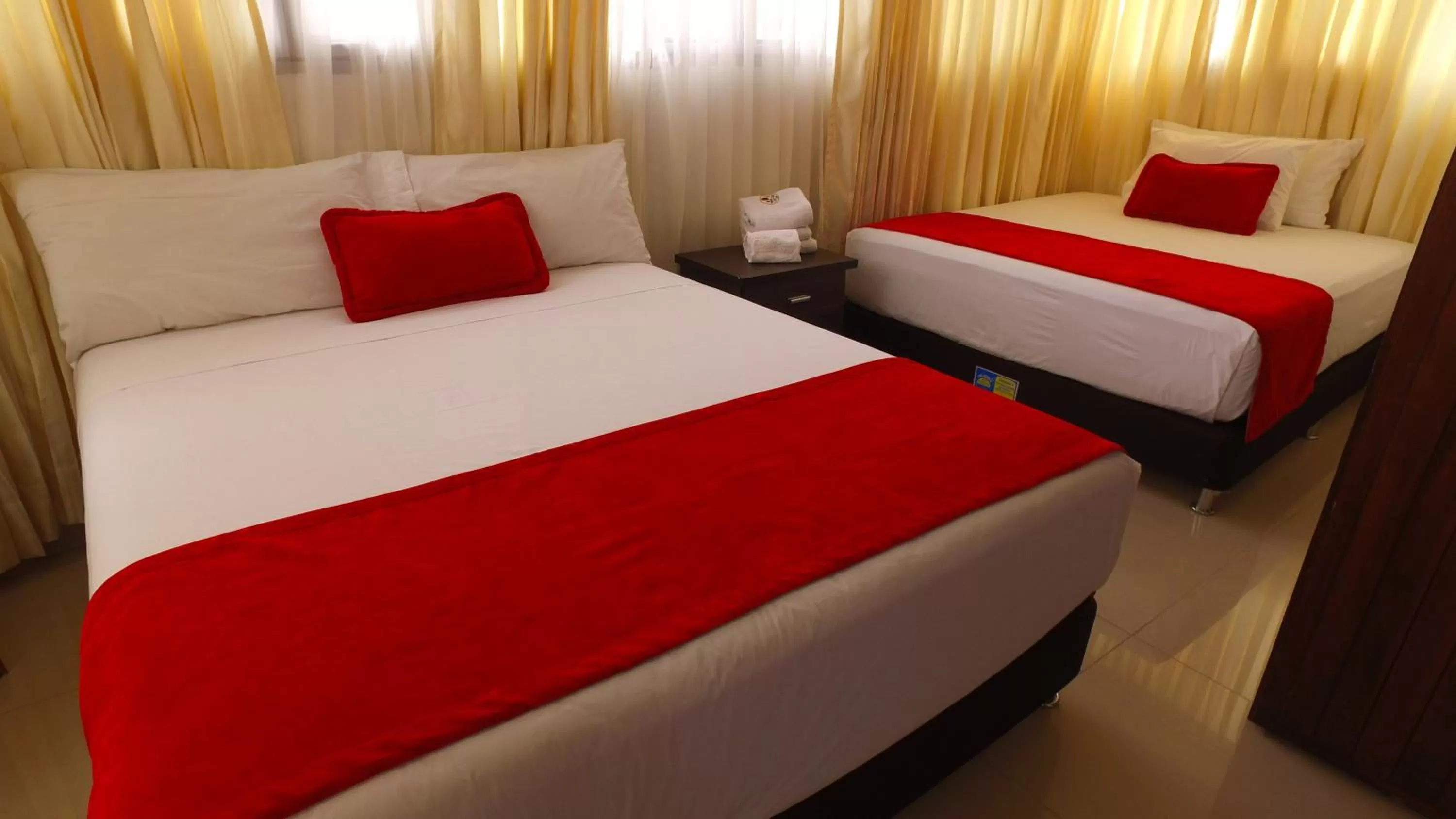 Bedroom, Bed in Hotel Cafe Plaza