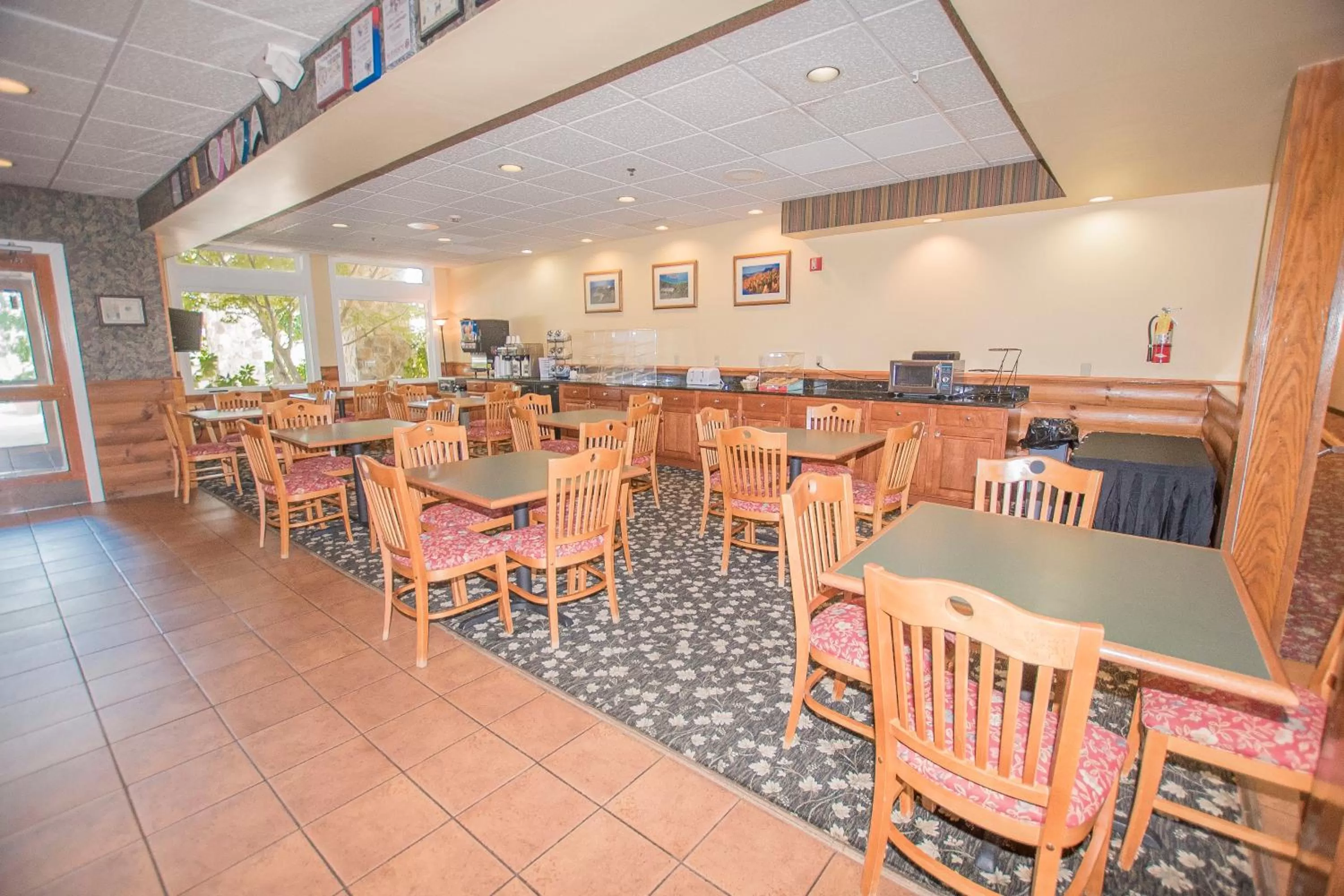 Breakfast in Lake Chatuge Lodge