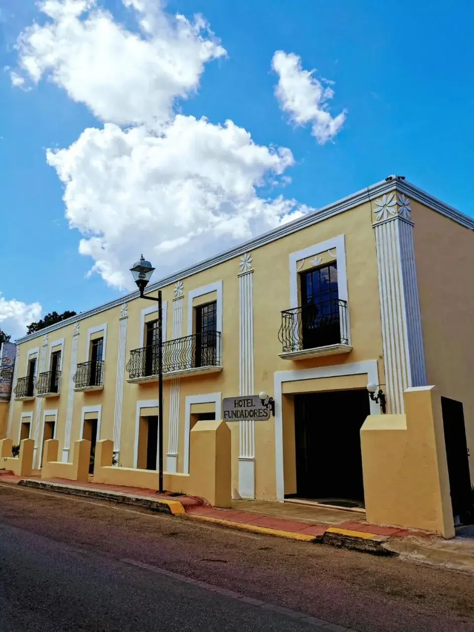 Street view, Property Building in Hotel Fundadores
