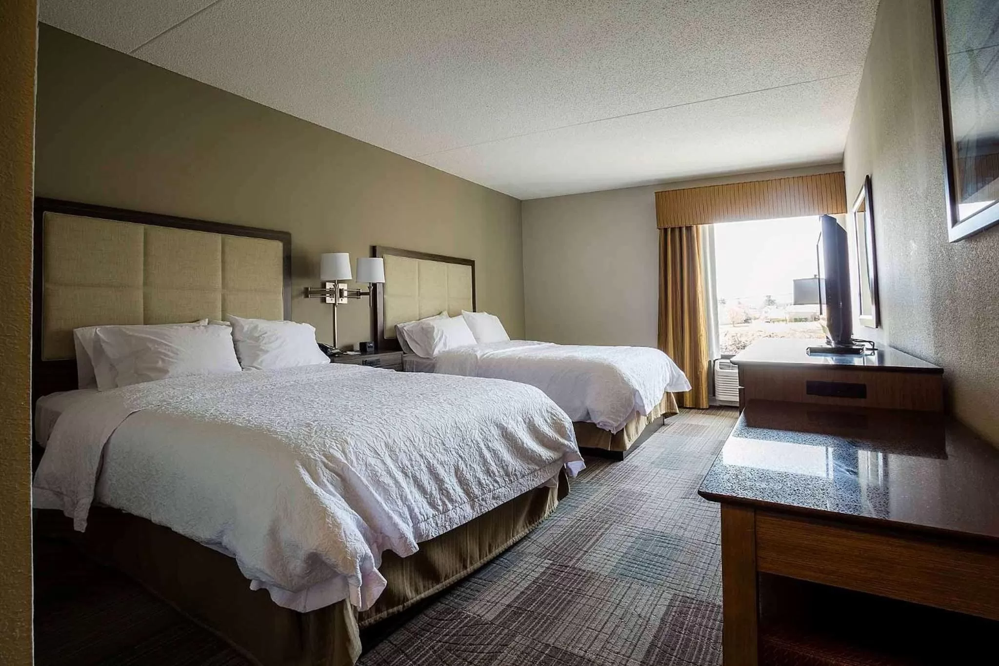 Bed in Hampton Inn Somerset