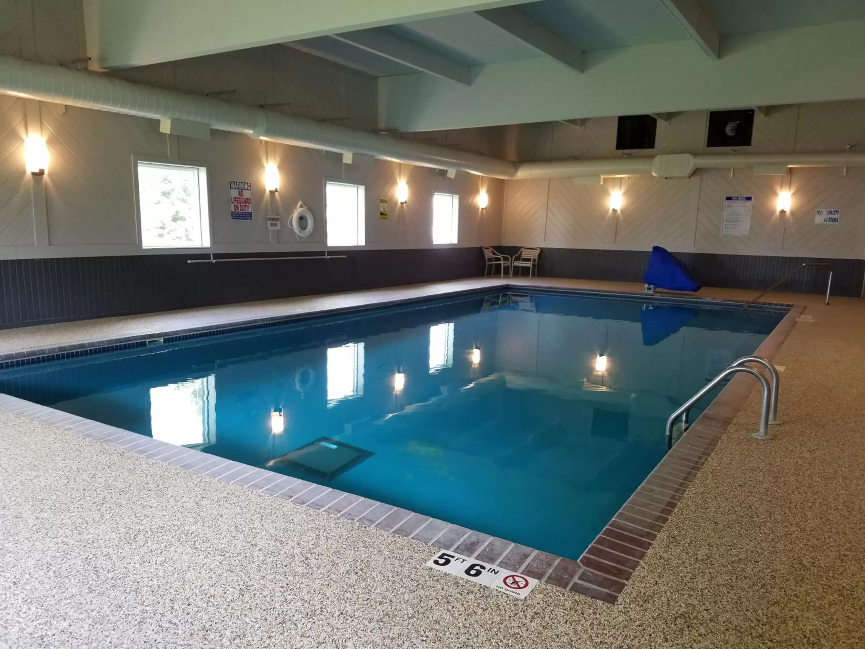 , Swimming Pool in AmericInn by Wyndham Sleepy Eye