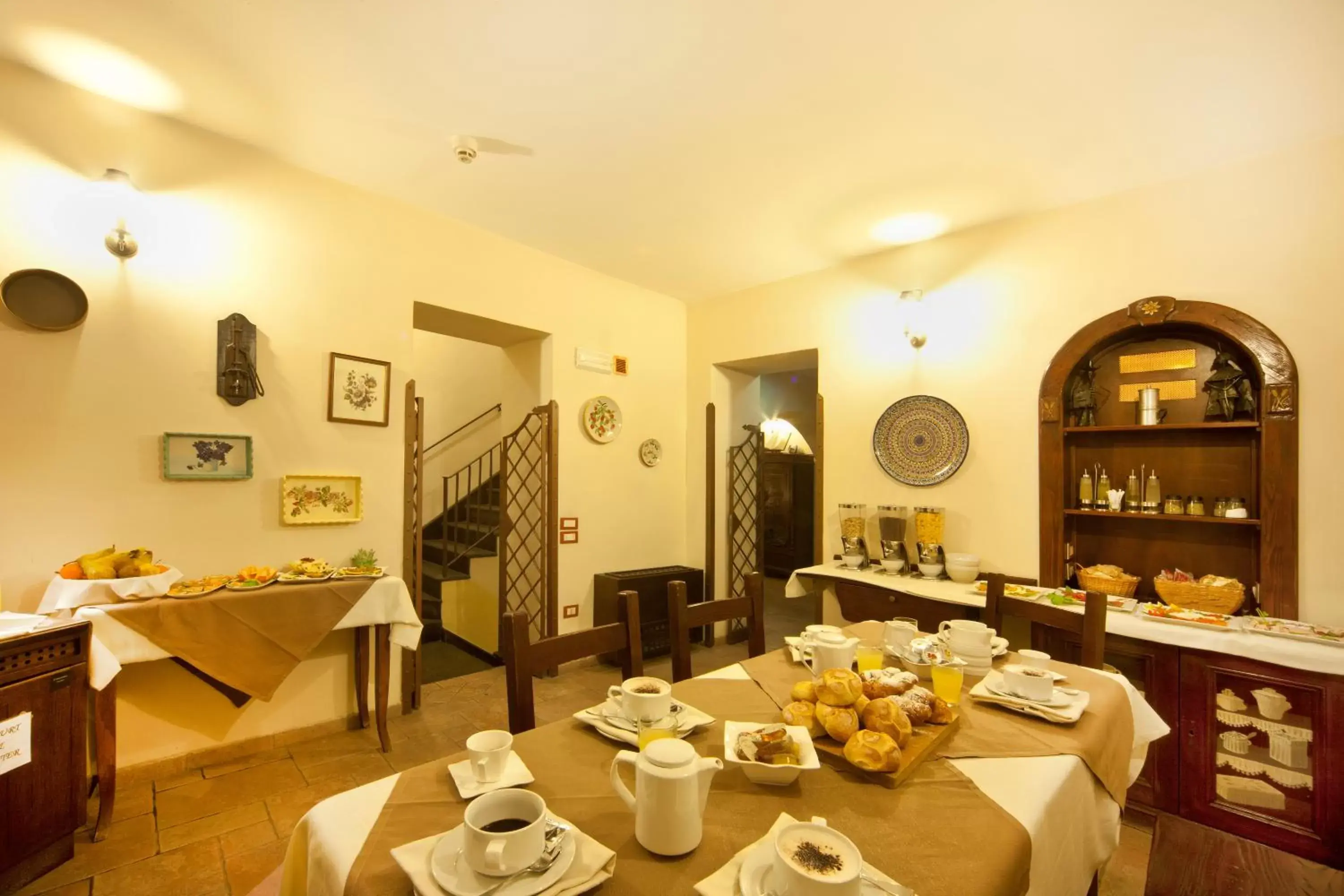 Restaurant/Places to Eat in Hotel Il Convento