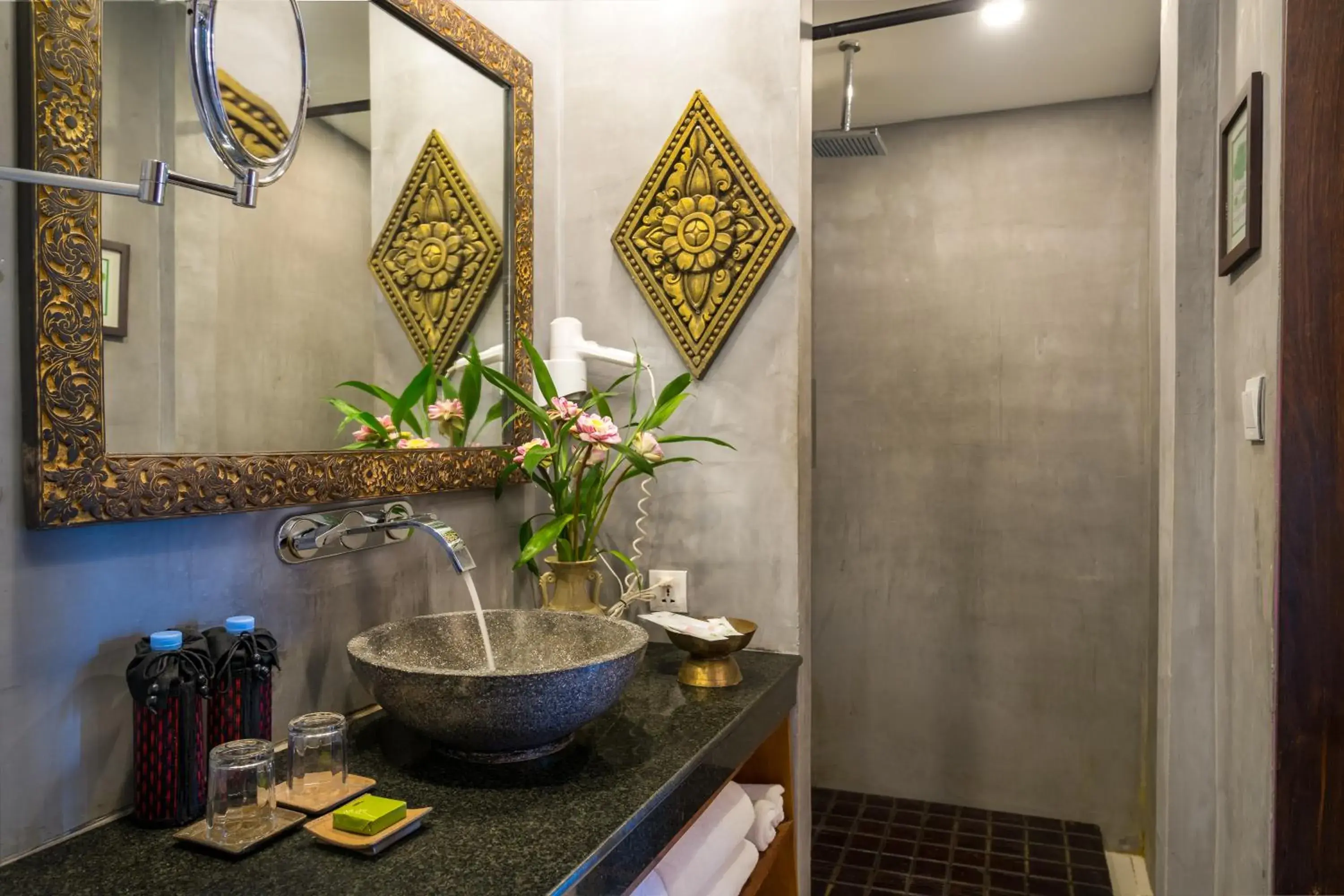 Bathroom in Golden Temple Villa