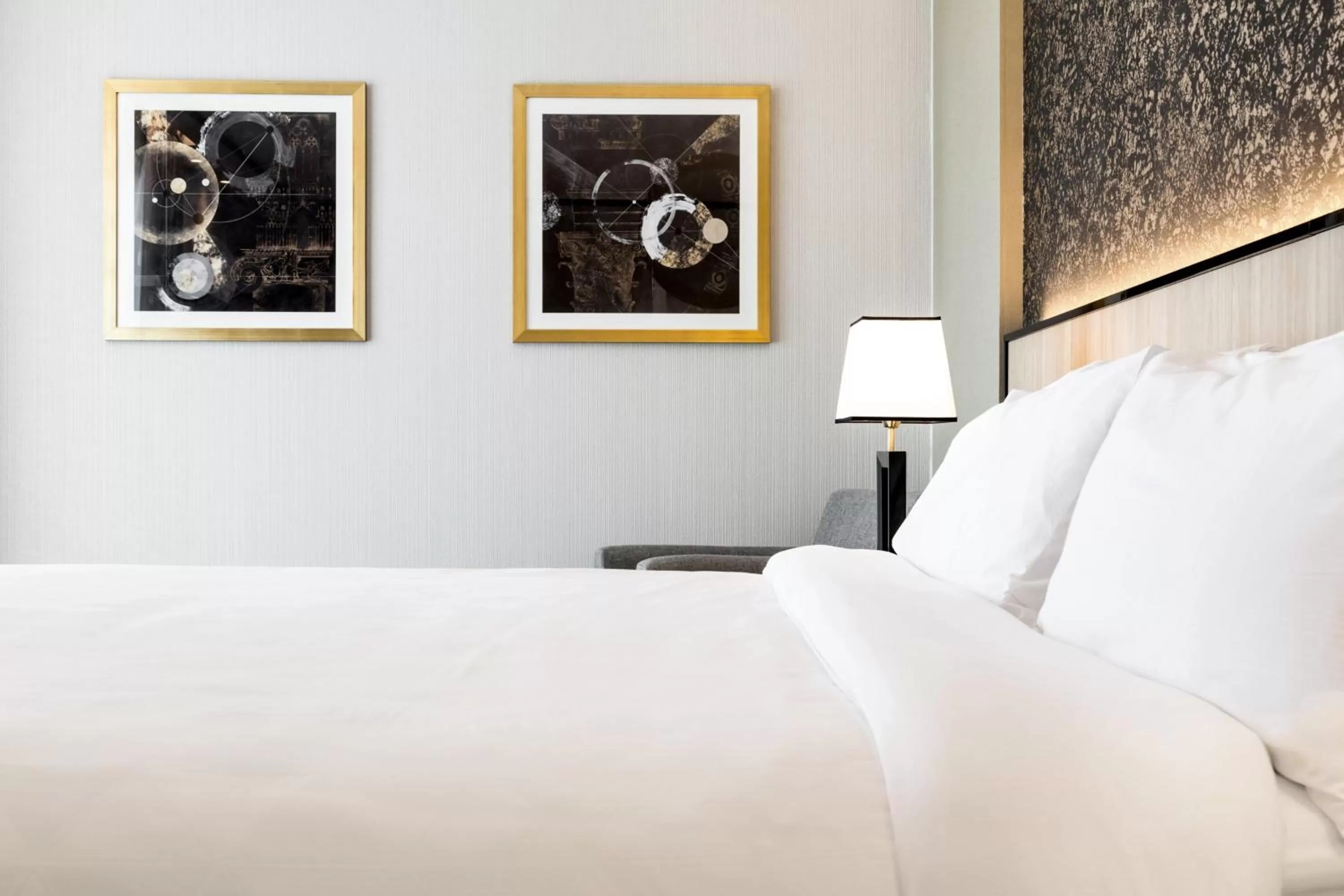 Photo of the whole room, Bed in Holiday Inn Rosario by IHG