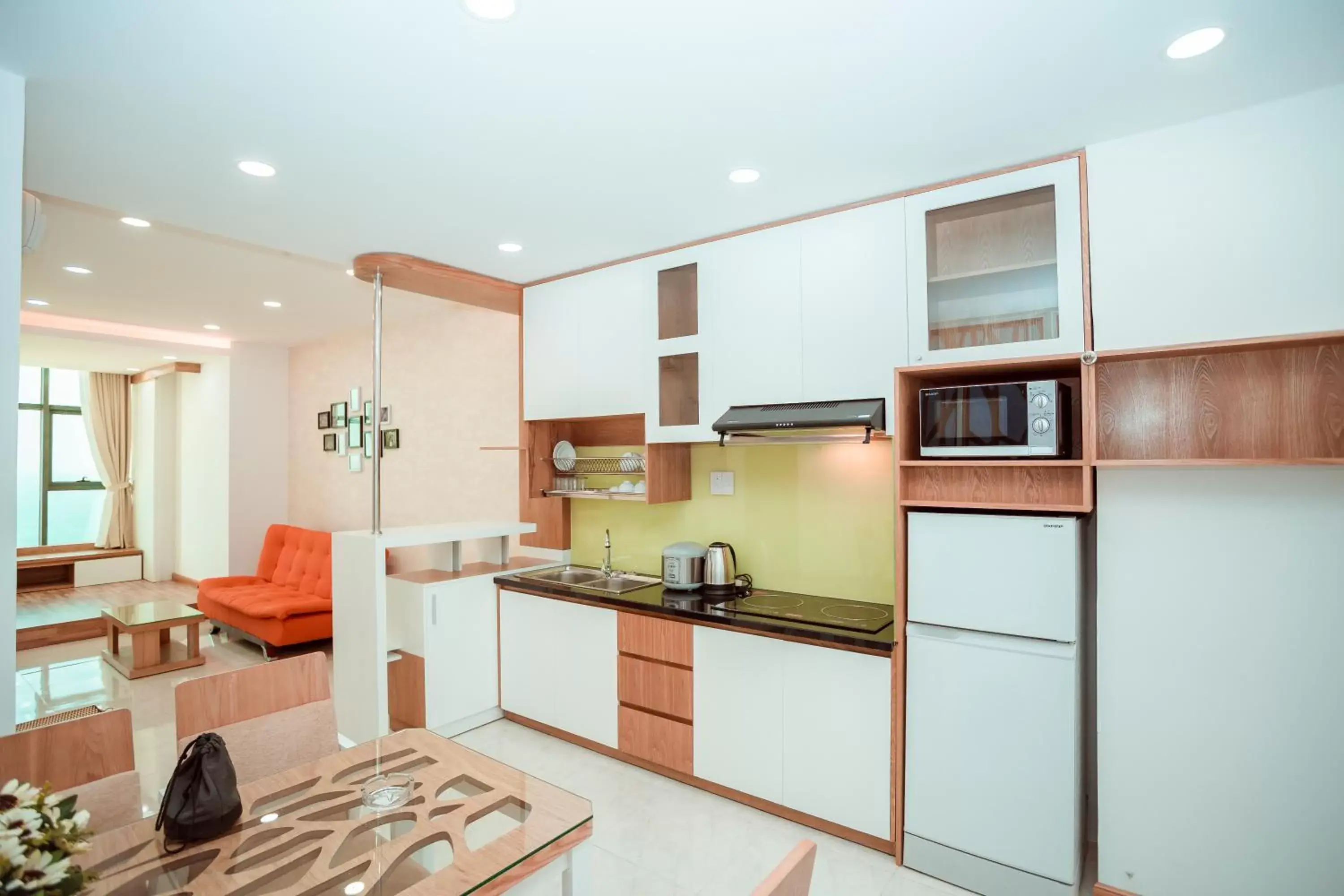 Kitchen or kitchenette, Kitchen/Kitchenette in Gold Ocean Apartment