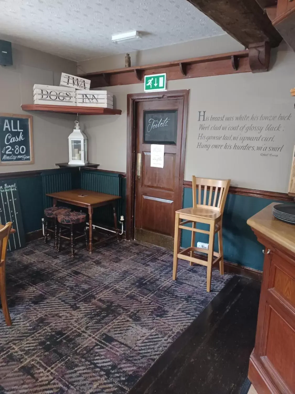 Lounge or bar in Twa Dogs Inn