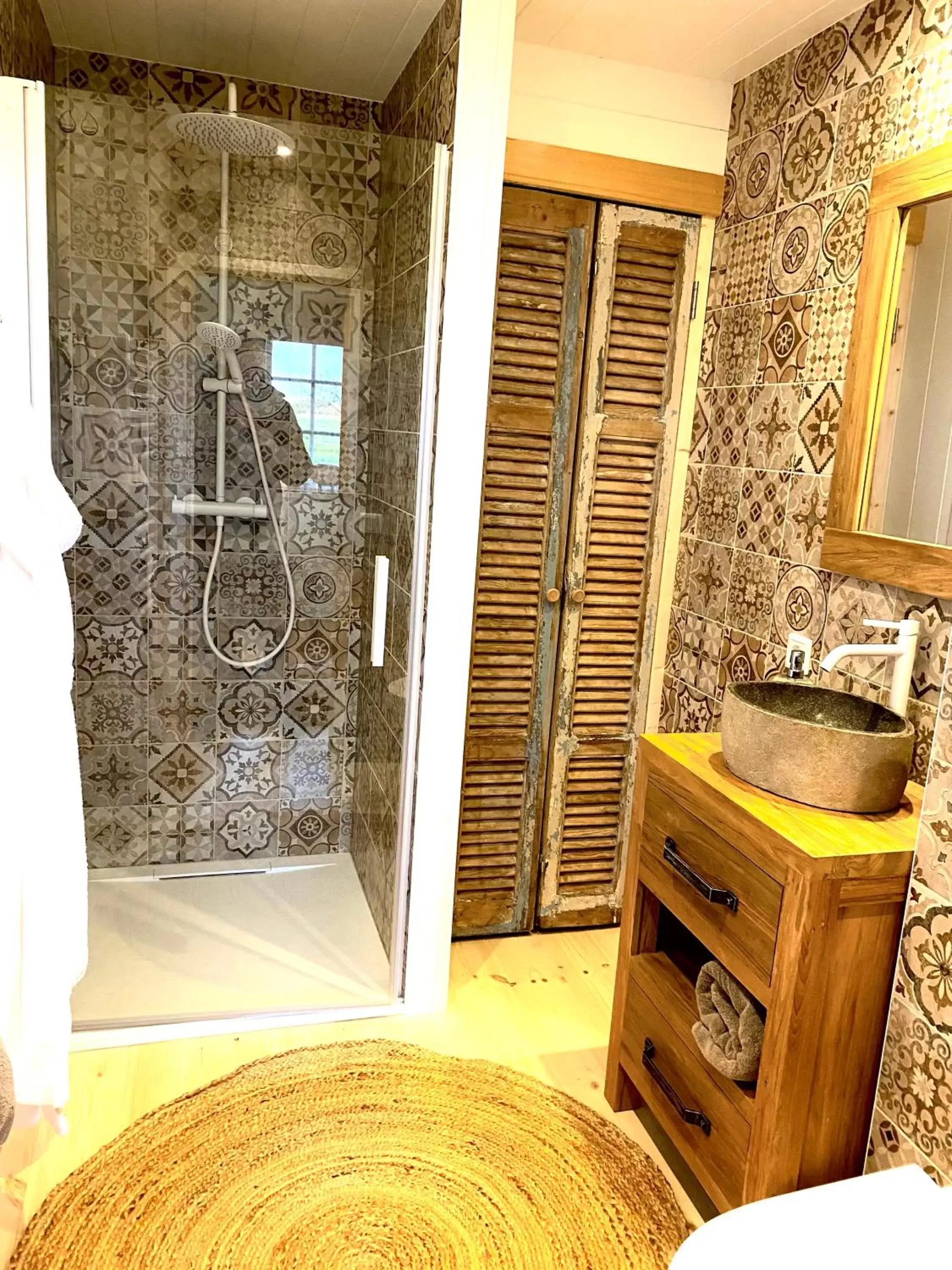 Shower, Bathroom in De Heeren Hoeve Carpe Diem