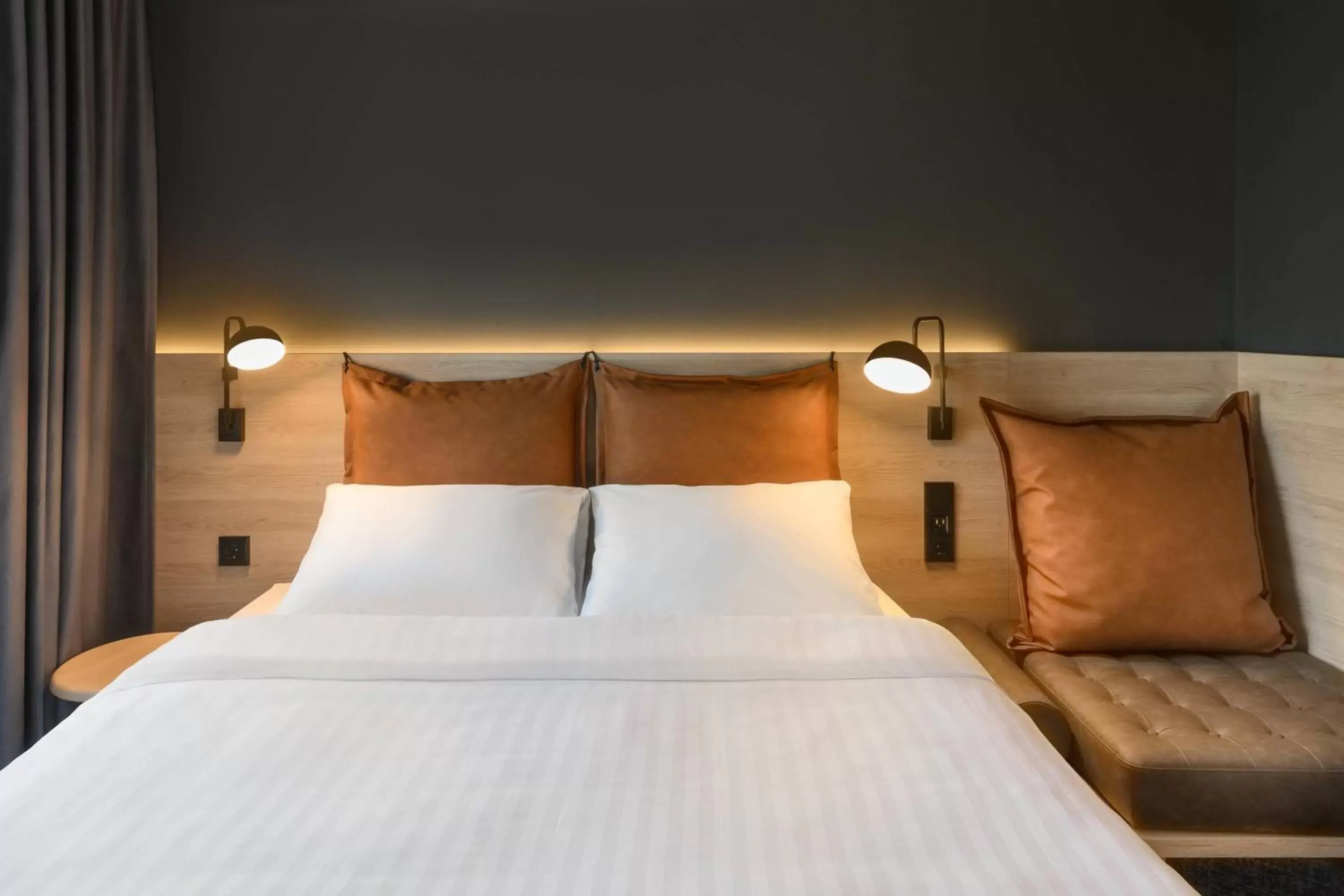 Photo of the whole room, Bed in Moxy Stuttgart Feuerbach