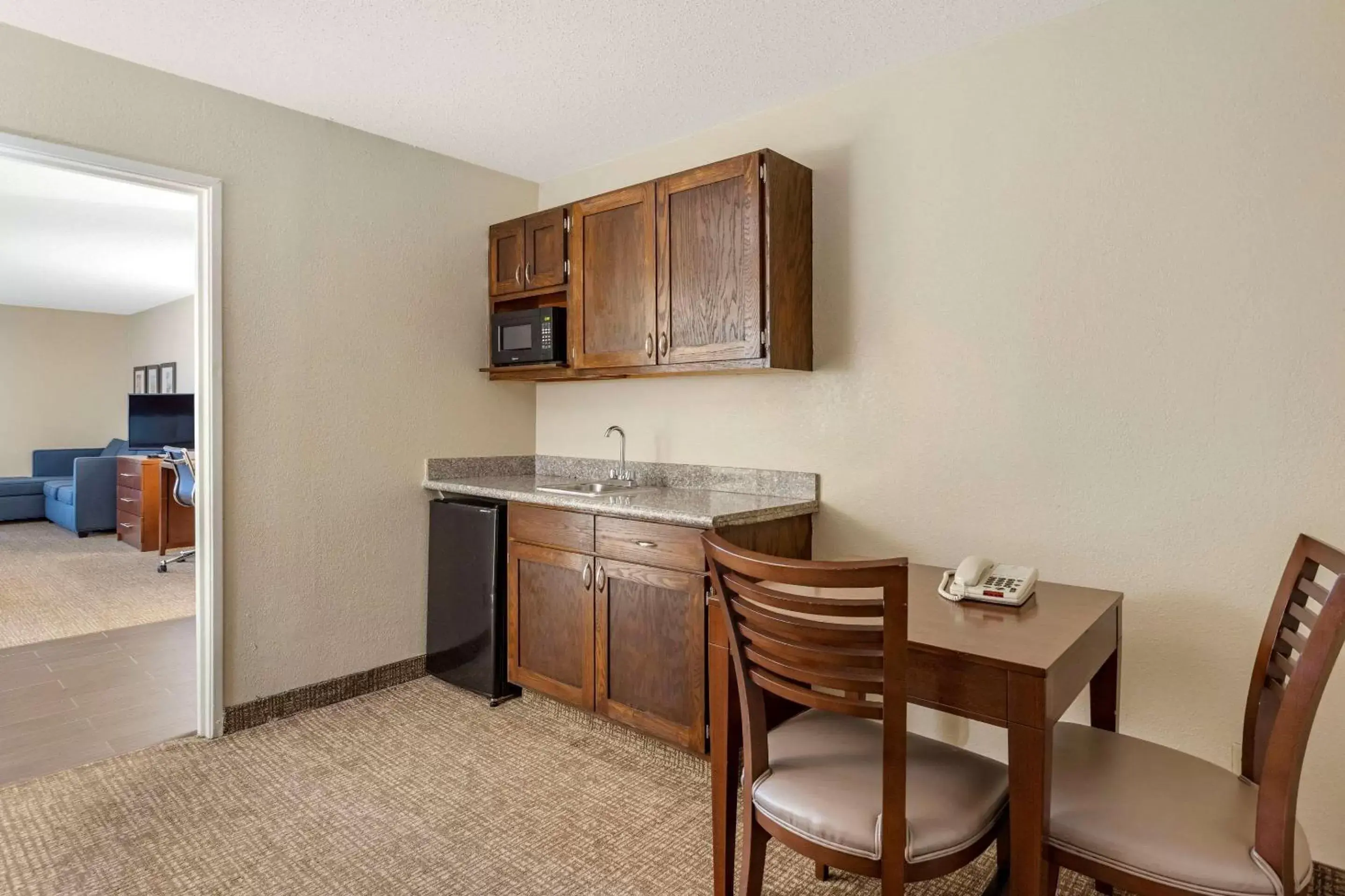 Photo of the whole room, Kitchen/Kitchenette in Comfort Inn & Suites Little Rock Airport