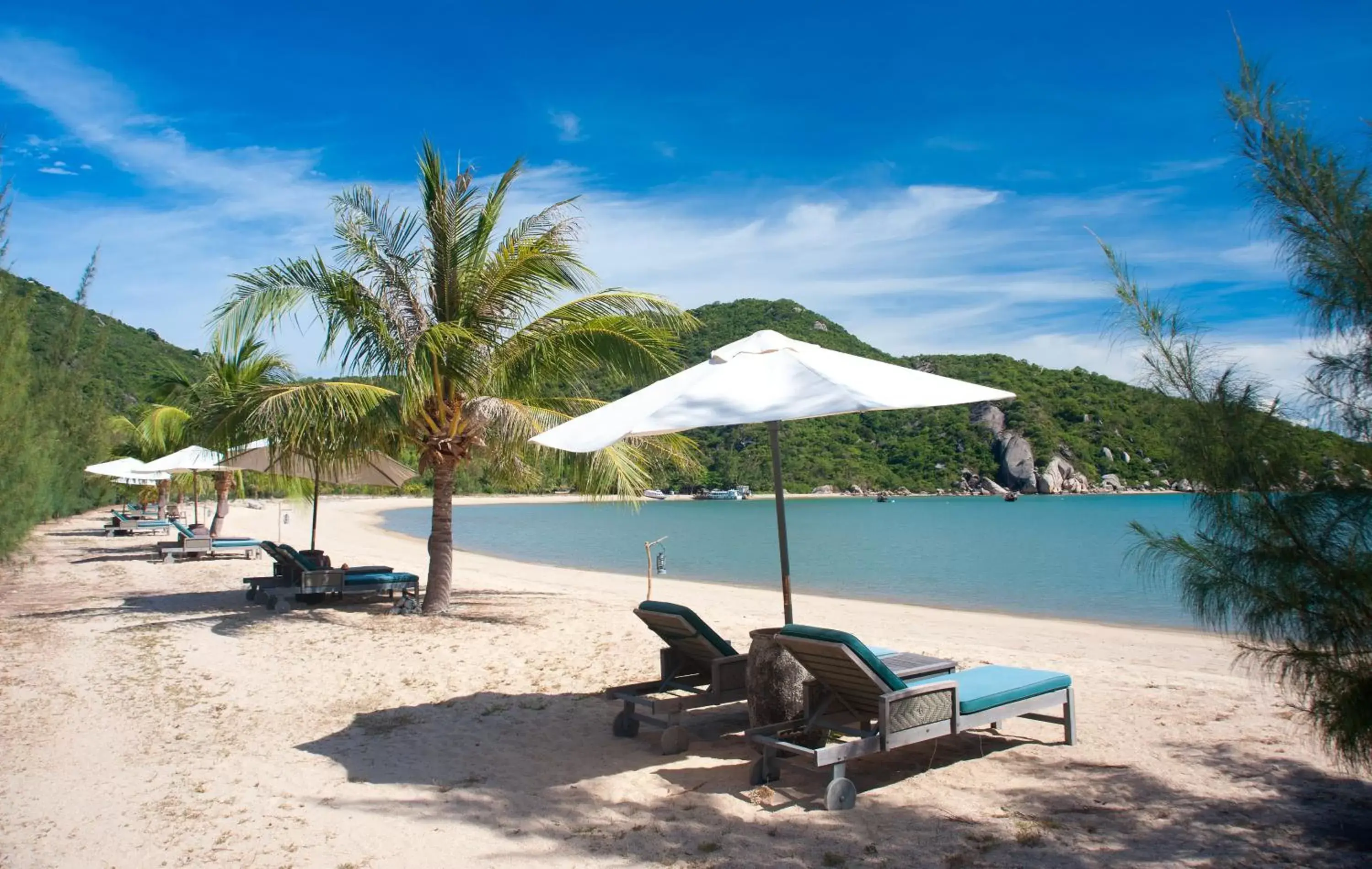 Activities, Beach in L'Alya Ninh Van Bay