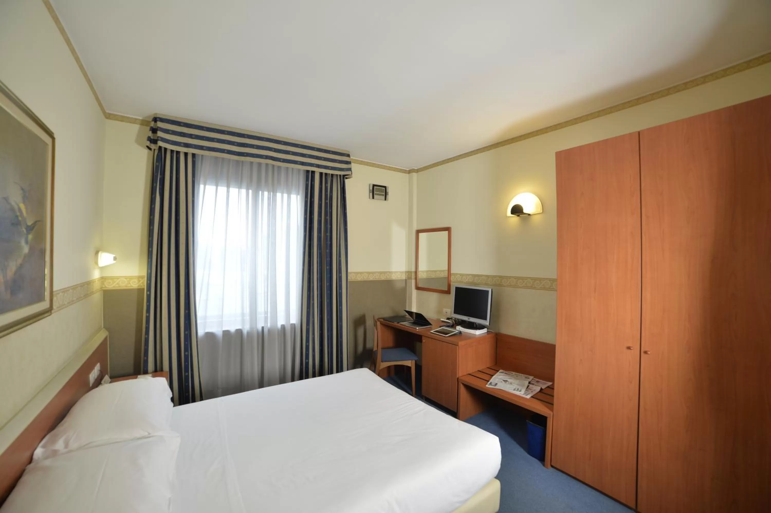 Bed in Best Western Plus Soave Hotel