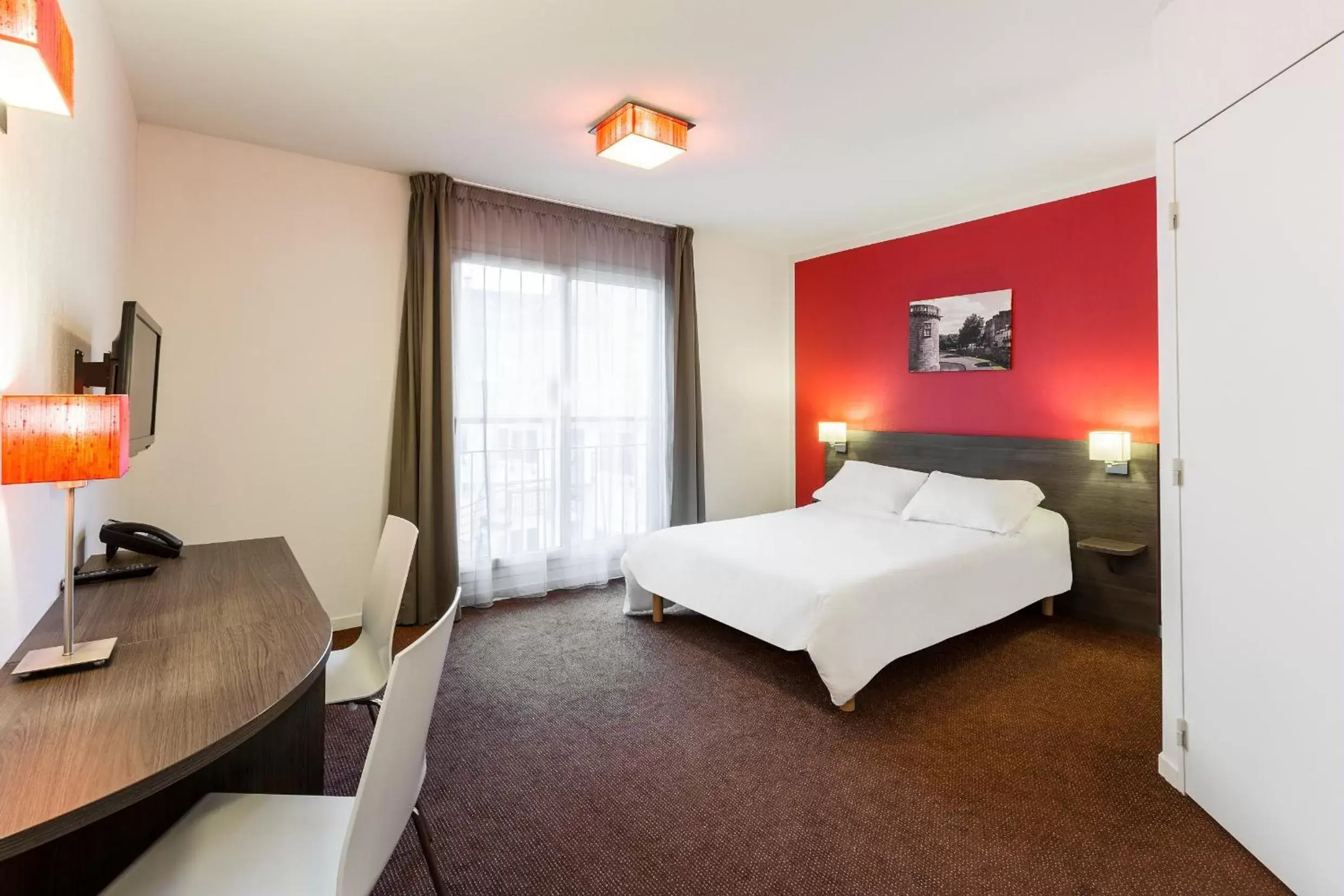 Photo of the whole room in Aparthotel Adagio Access Nantes Viarme