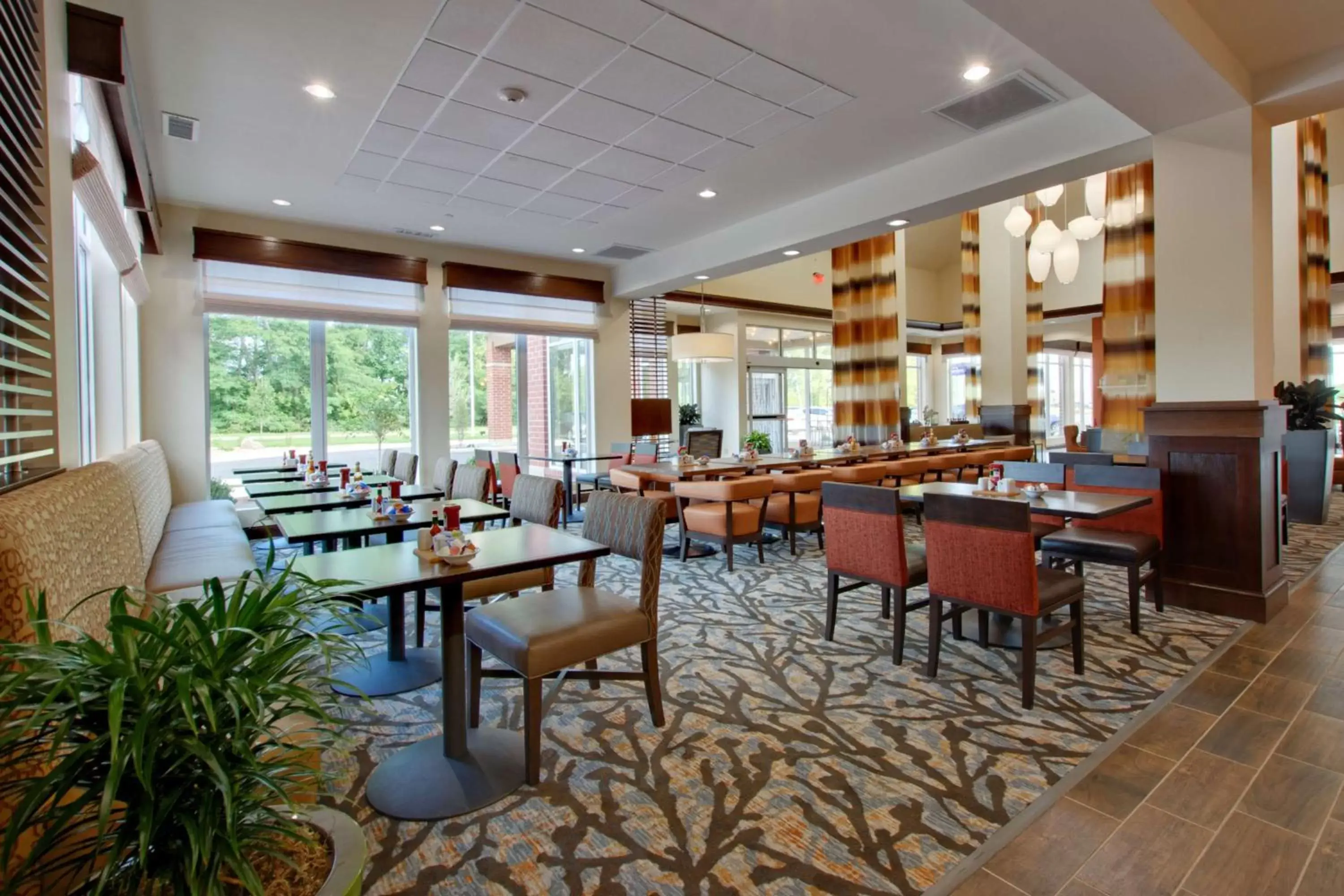 Restaurant/Places to Eat in Hilton Garden Inn Benton Harbor