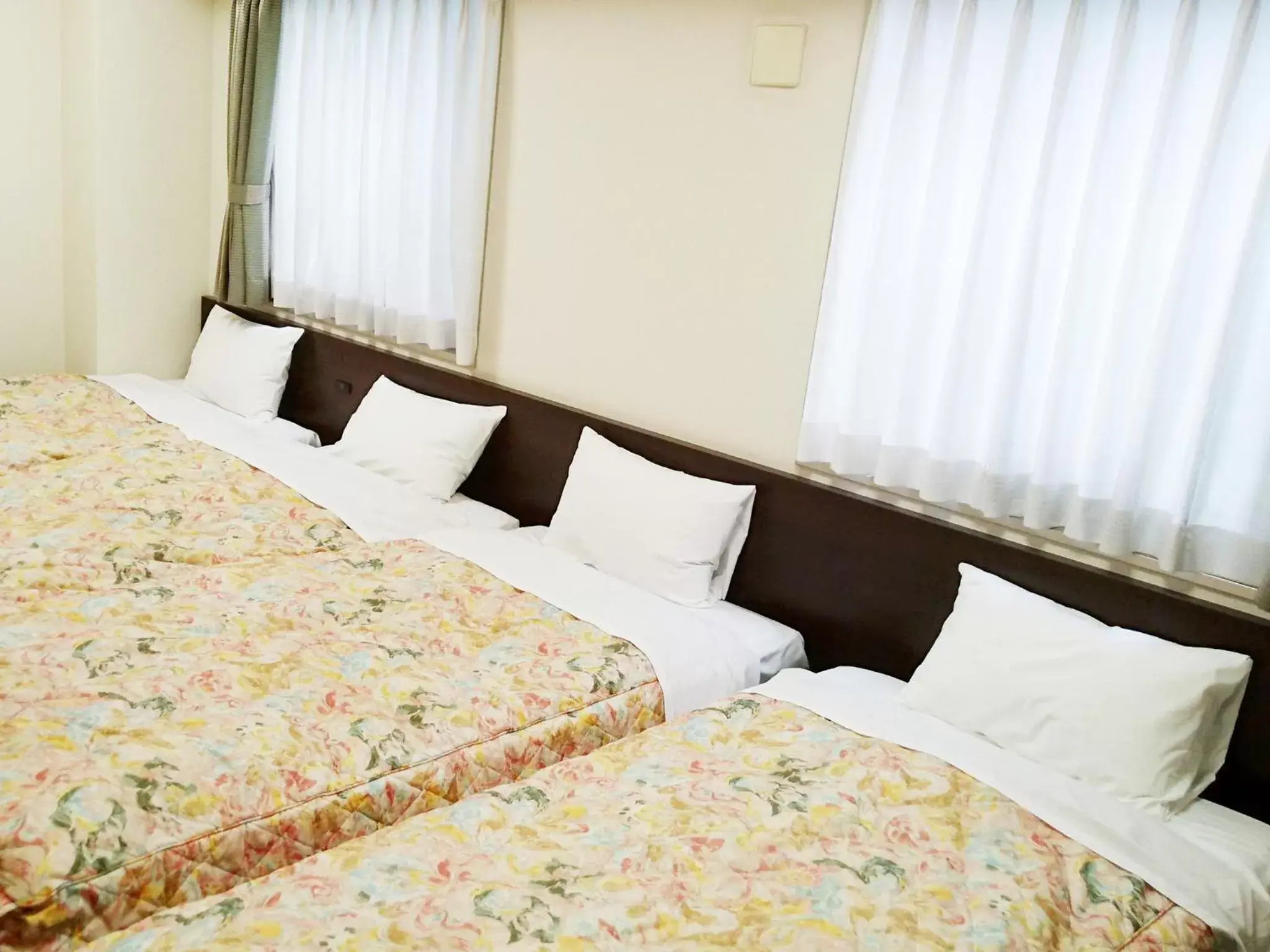 Photo of the whole room, Bed in Osaka Academia