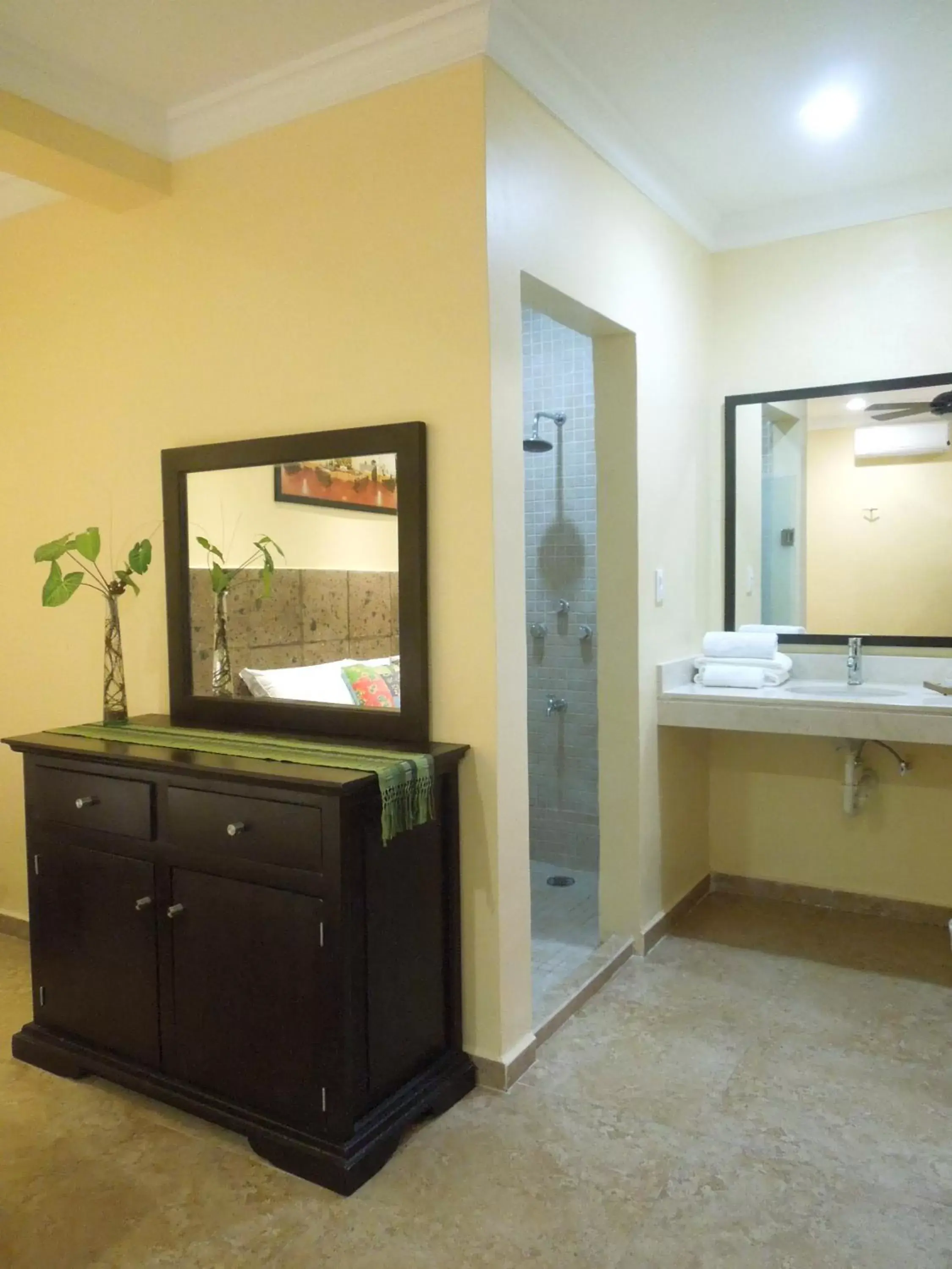 Bathroom in Hotel Rinconada del Convento
