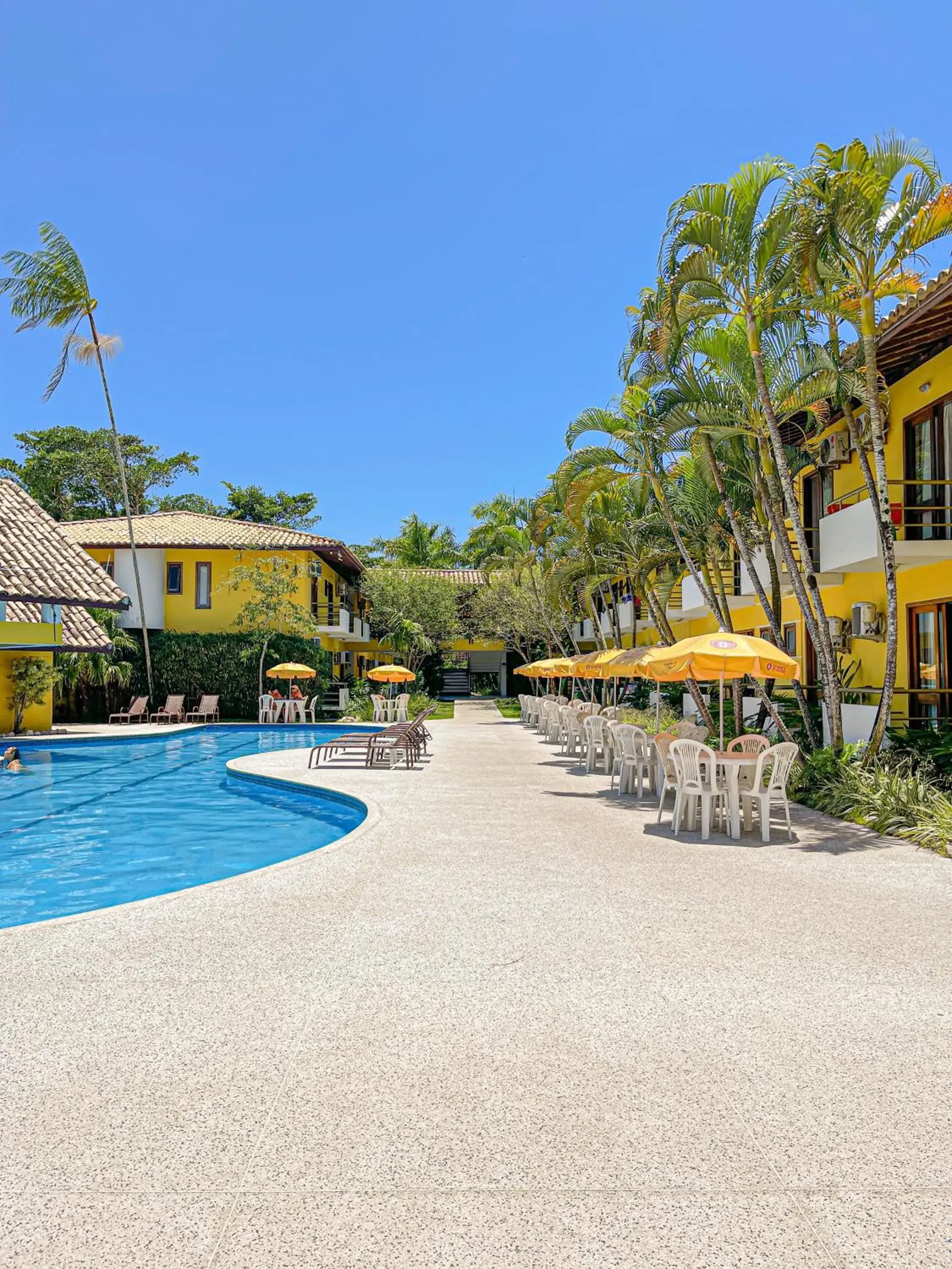 Swimming Pool in Sunshine Praia Hotel