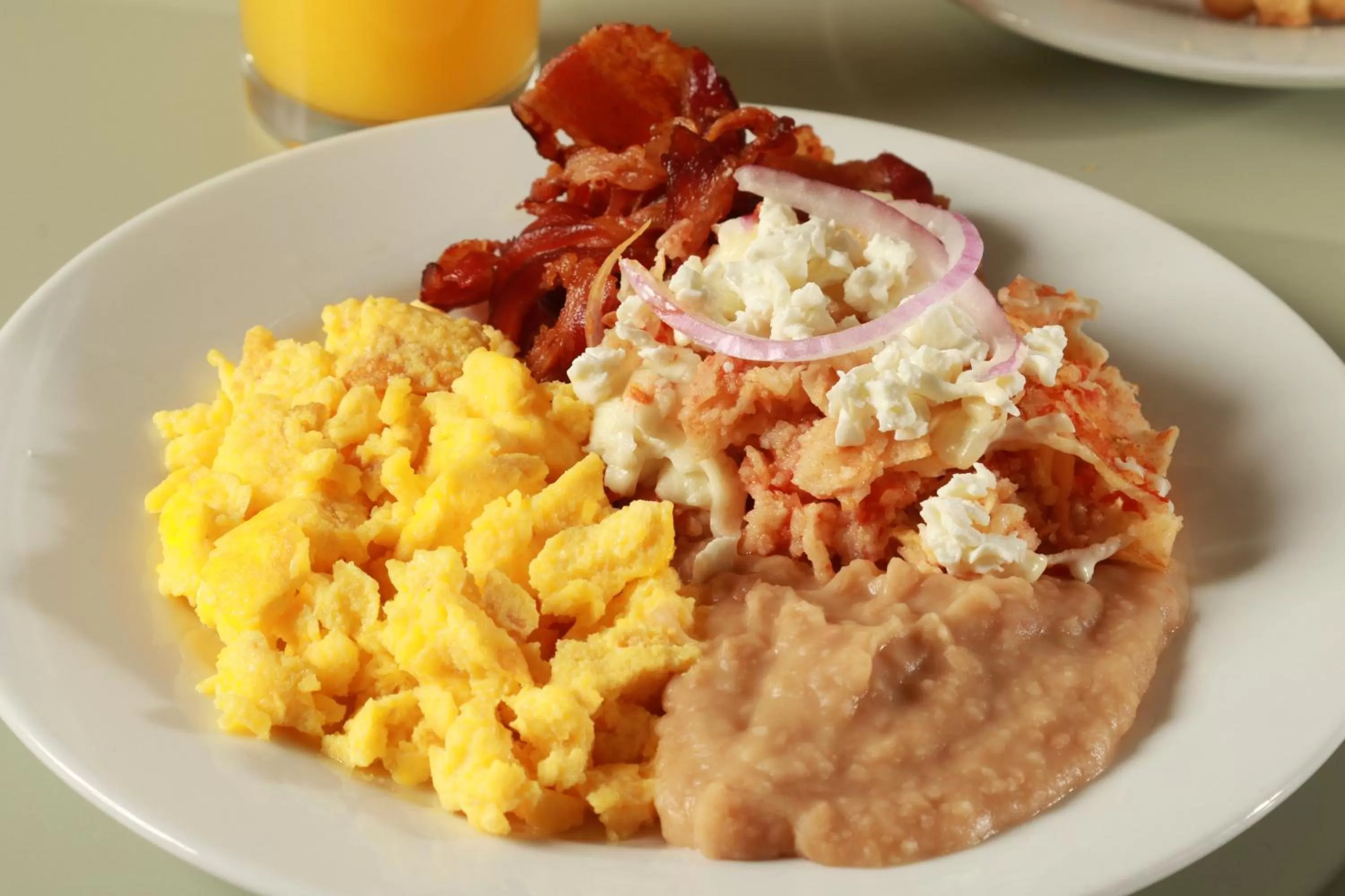 Restaurant/places to eat in Staybridge Suites Queretaro by IHG