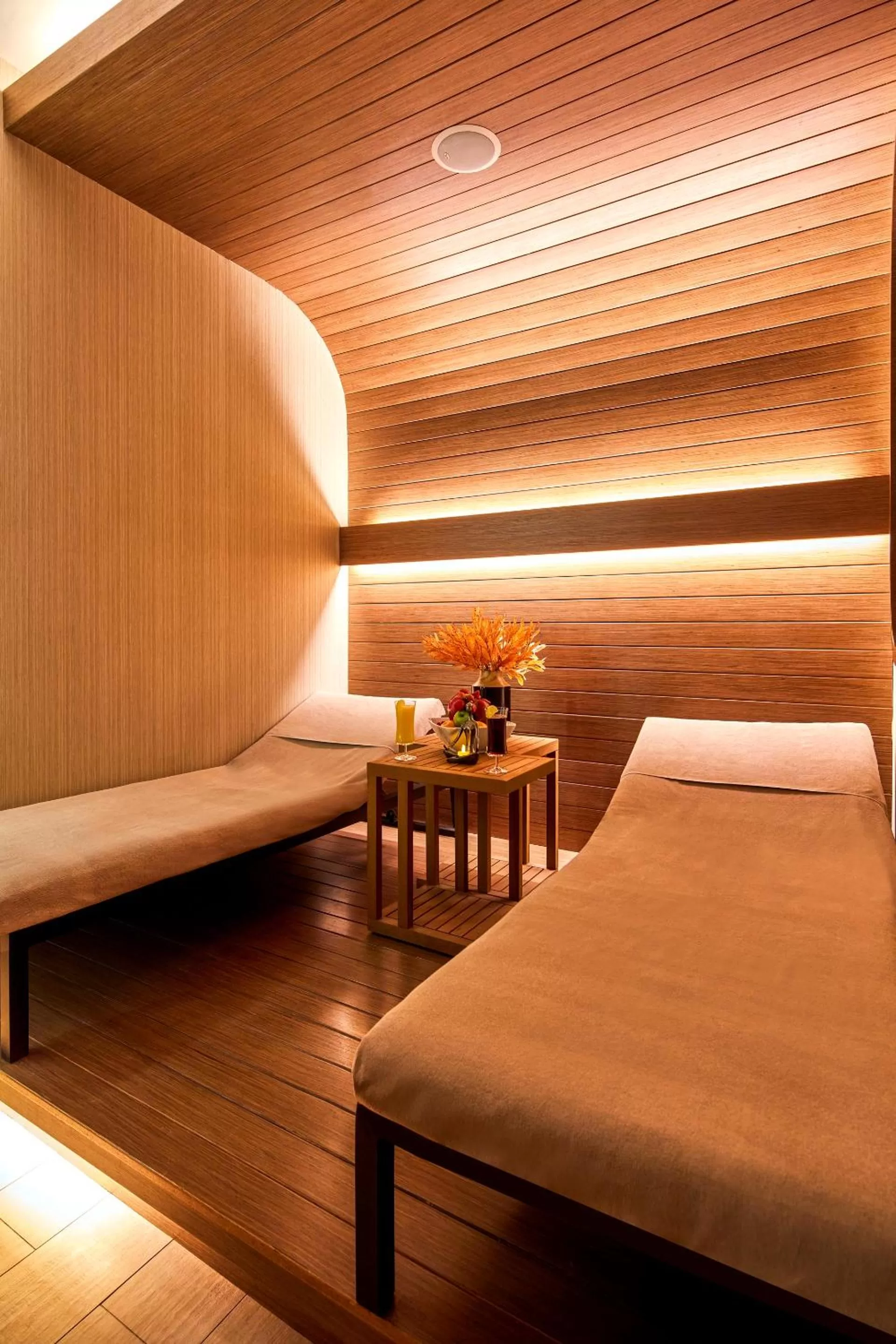 Spa and wellness centre/facilities, Bed in Mövenpick Istanbul Hotel Golden Horn