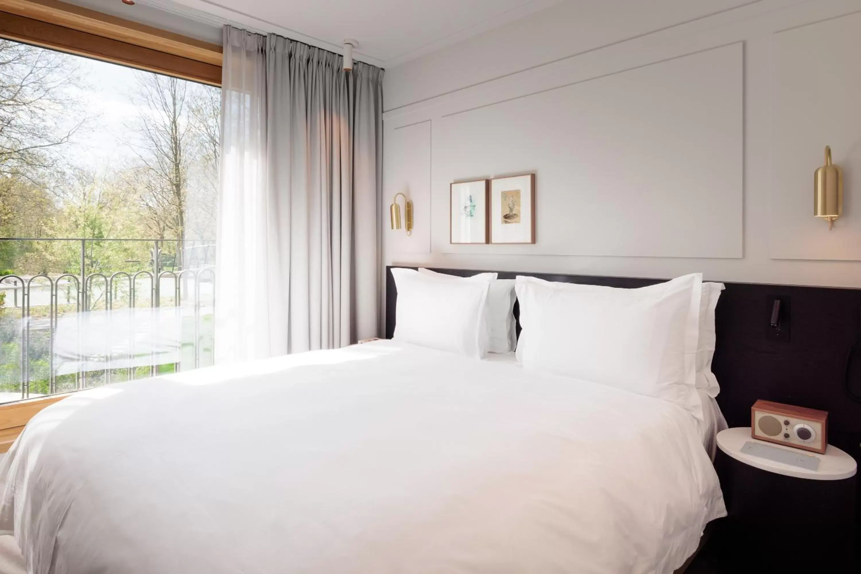 Bedroom, Bed in Pillows Grand Boutique Hotel Maurits at the Park - Small Luxury Hotels