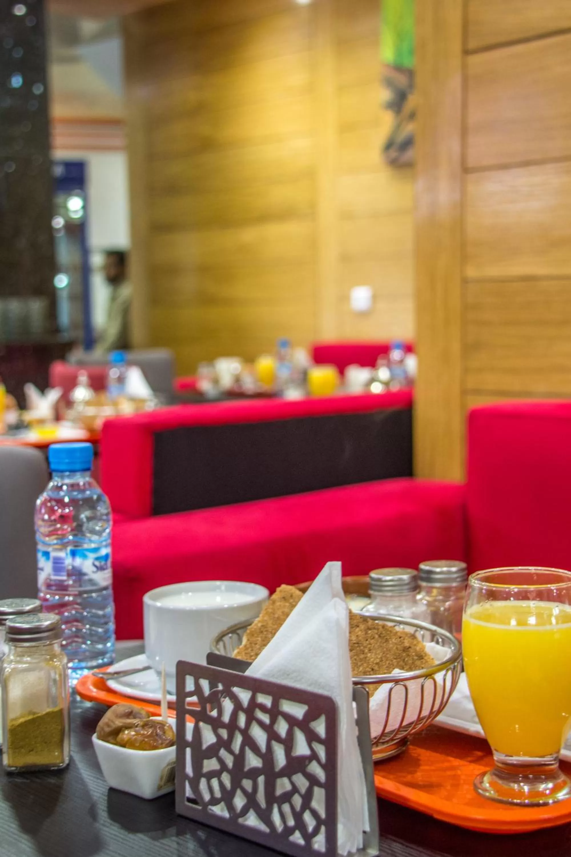 Hôtel Hadaik Ain Asserdoune