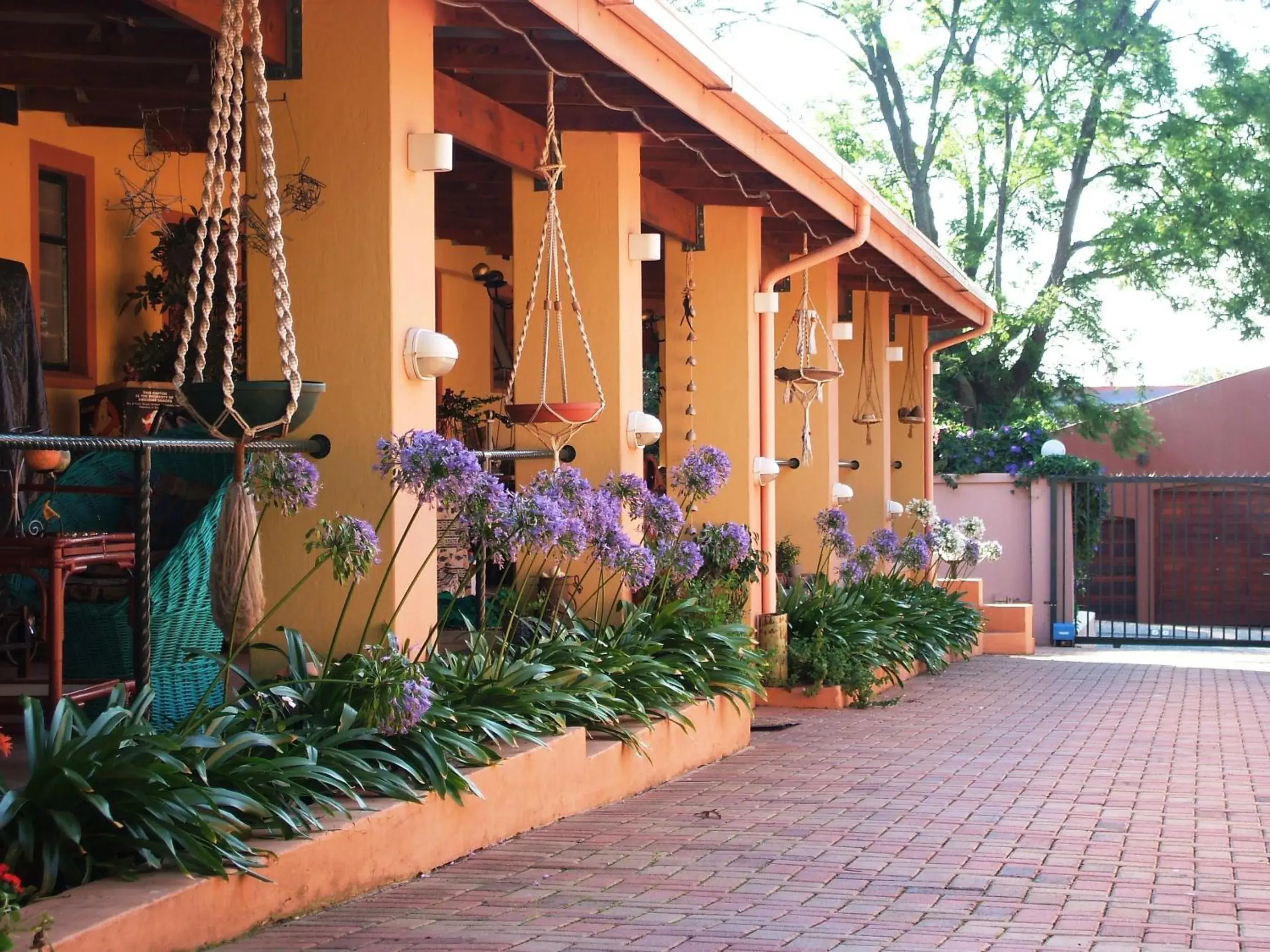 Property building in Cherry Tree Cottage B&B Linden Property building in Cherry Tree Cottage B&B Linden