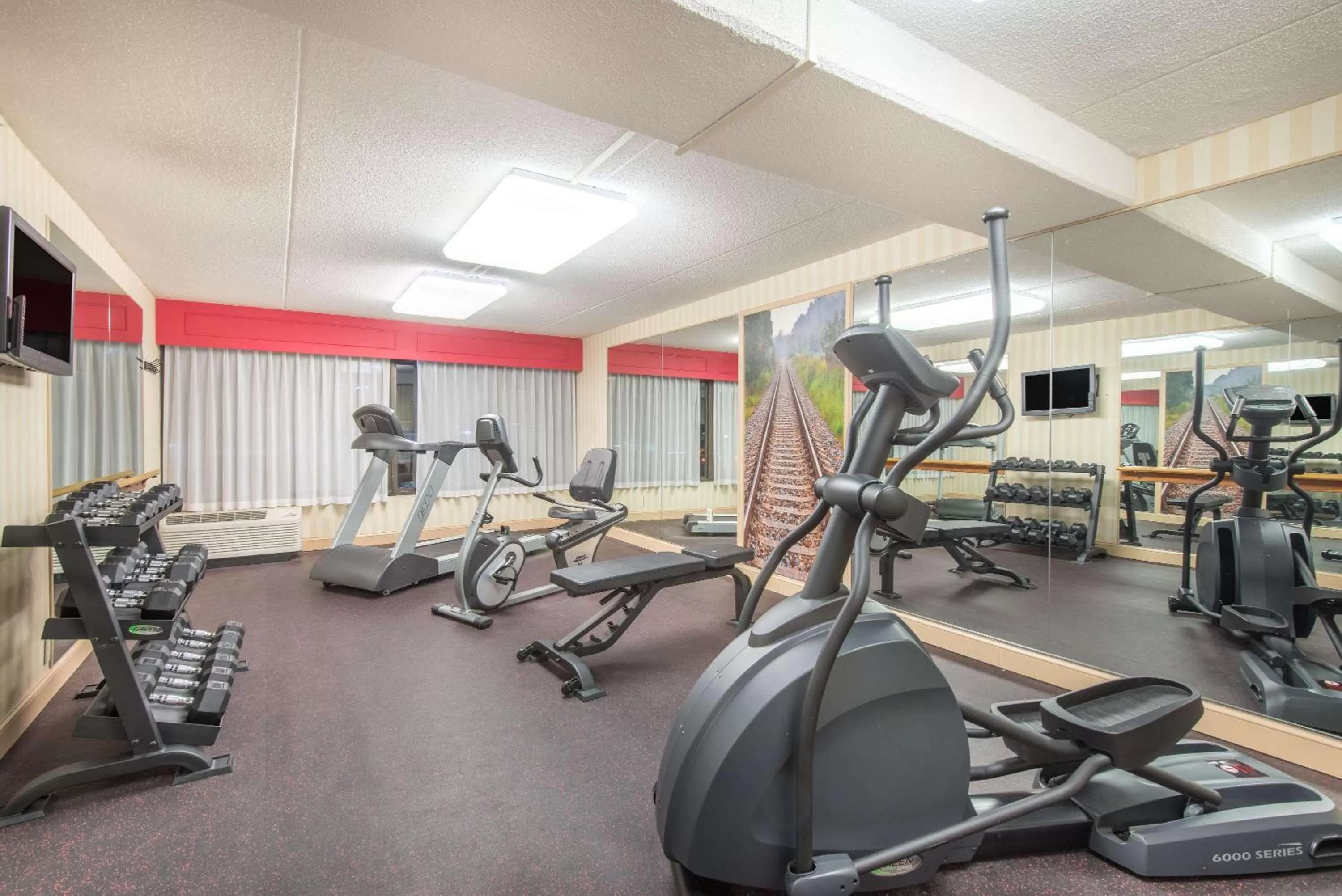 Fitness centre/facilities in Ramada by Wyndham Cumberland Downtown