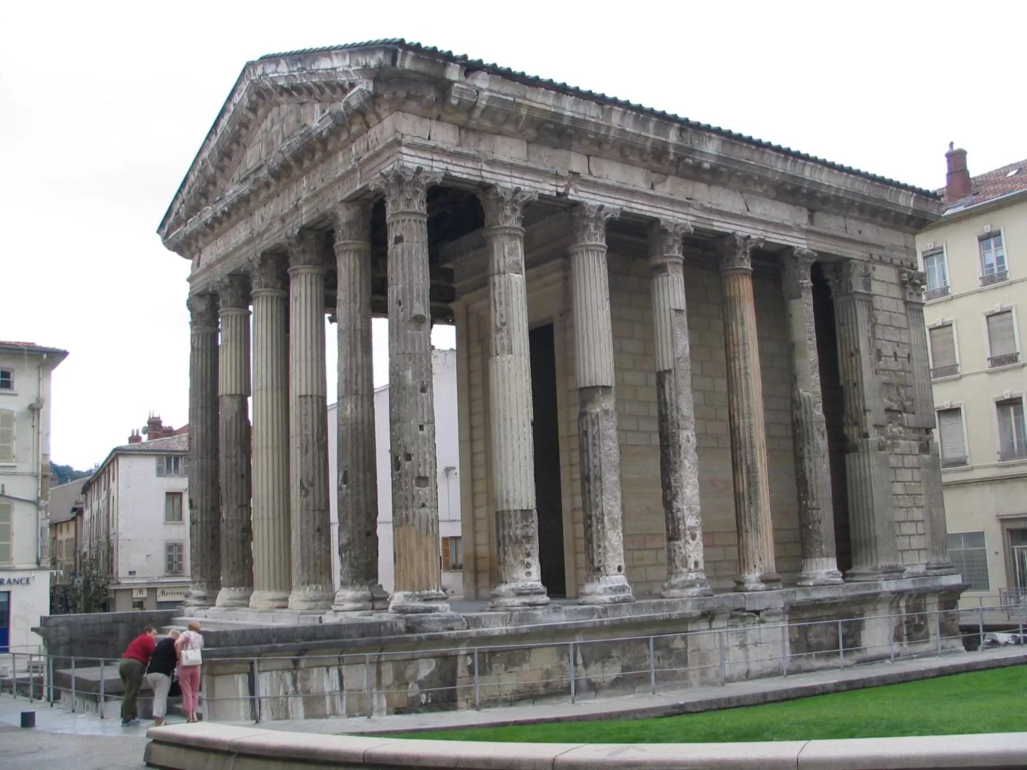 Nearby landmark in IBIS Lyon Sud Chasse Sur Rhône