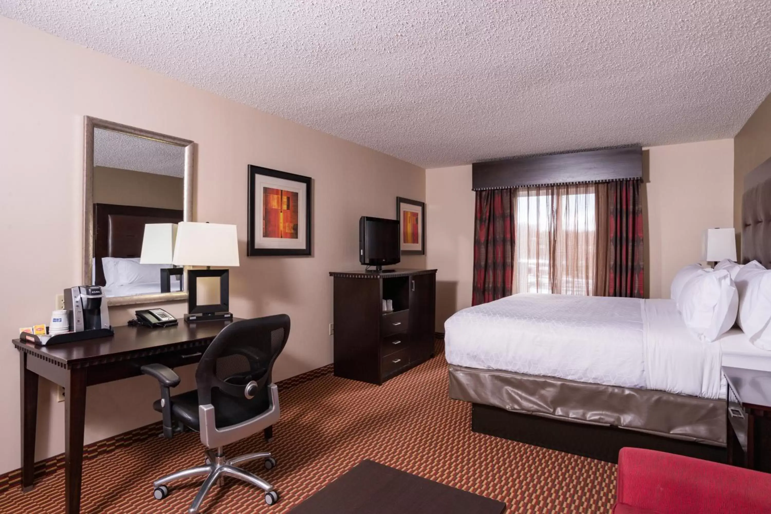 Photo of the whole room in Holiday Inn Express Hartford-Newington, an IHG Hotel