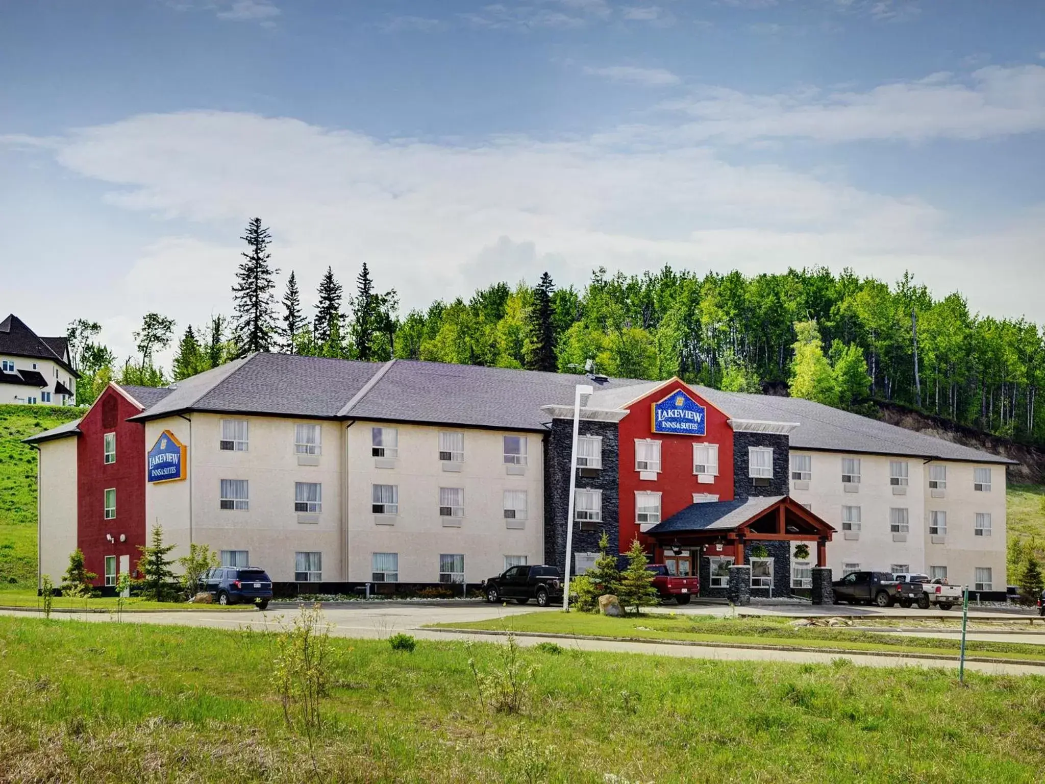 Facade/entrance, Property Building in Lakeview Inns & Suites - Slave Lake