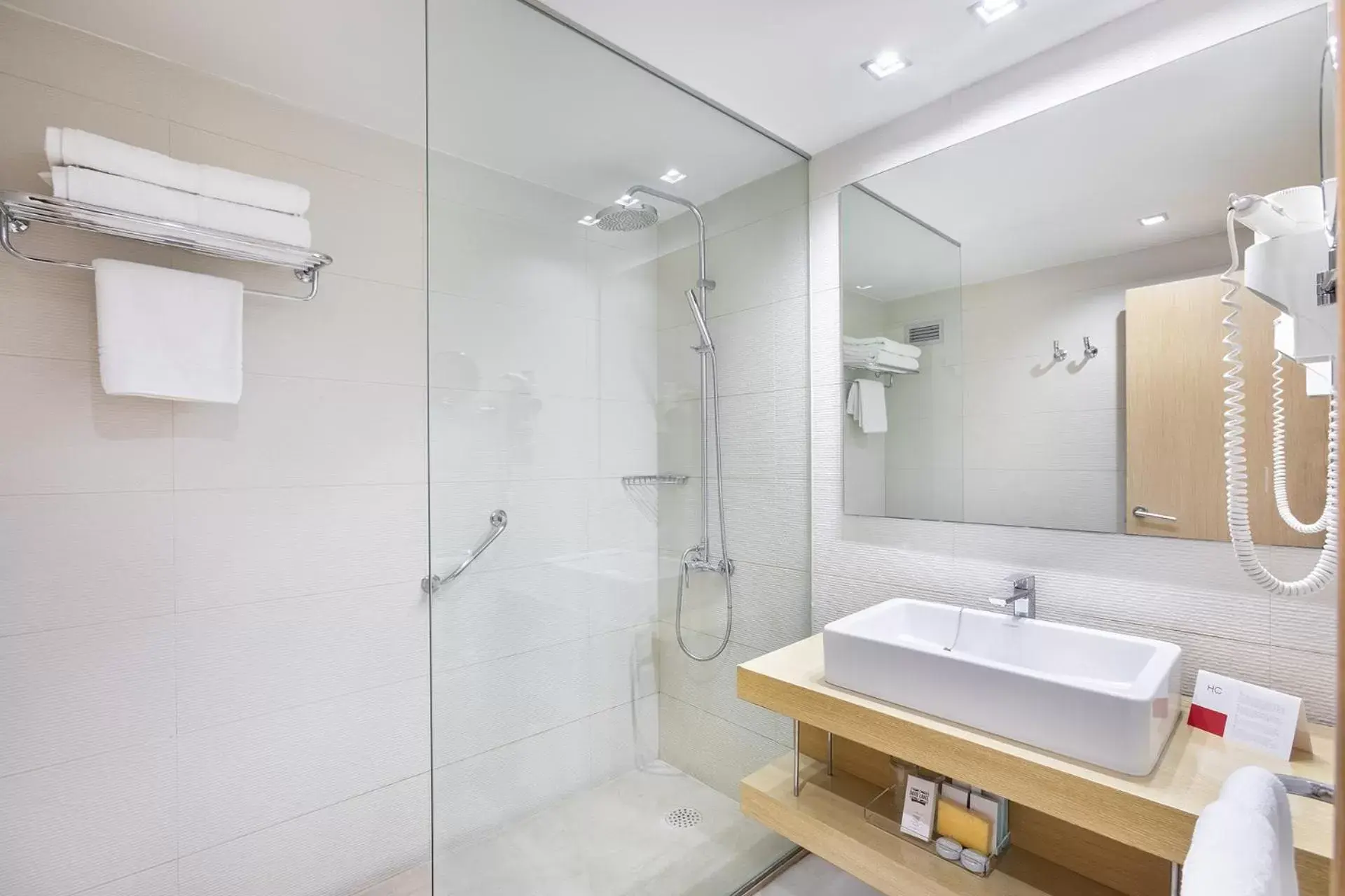 Bathroom in Hotel Cristina by Tigotan Las Palmas - Adults Only