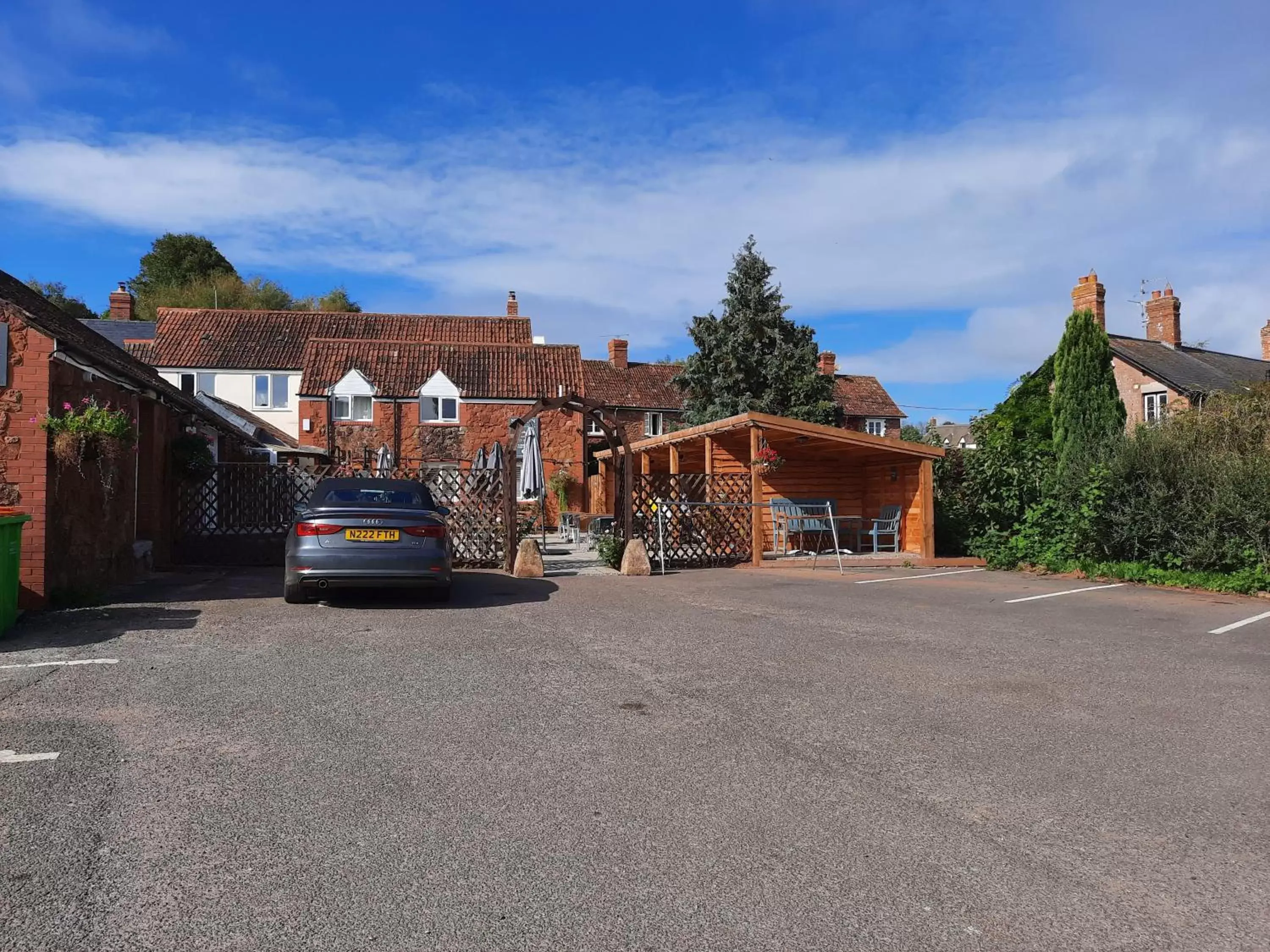 Parking, Property Building in The New Inn Halse
