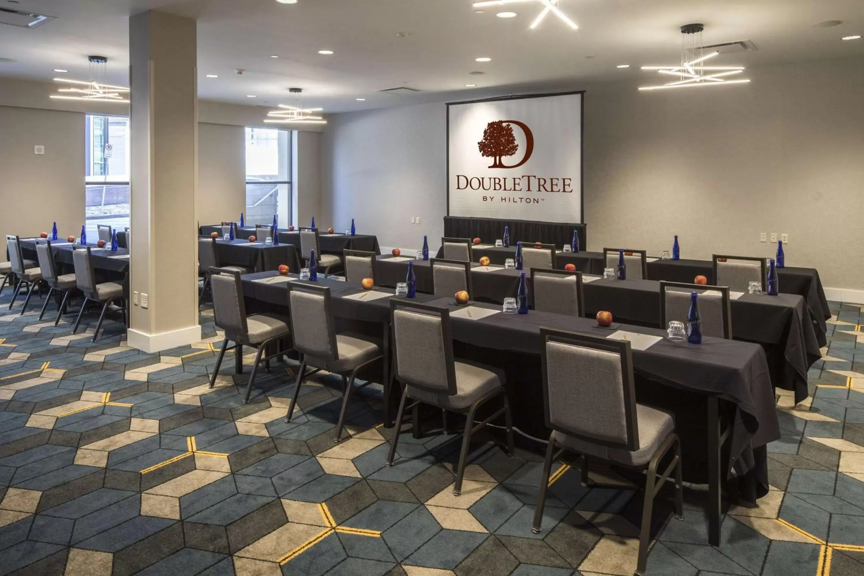 Meeting/conference room in DoubleTree by Hilton Hotel & Suites Pittsburgh Downtown