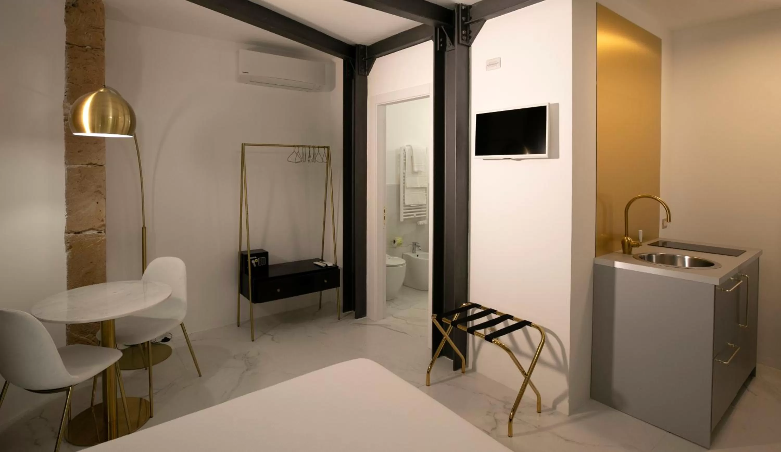 Bedroom, Bed in Azzoli Trapani - Apartments&Skypool - Adults Only