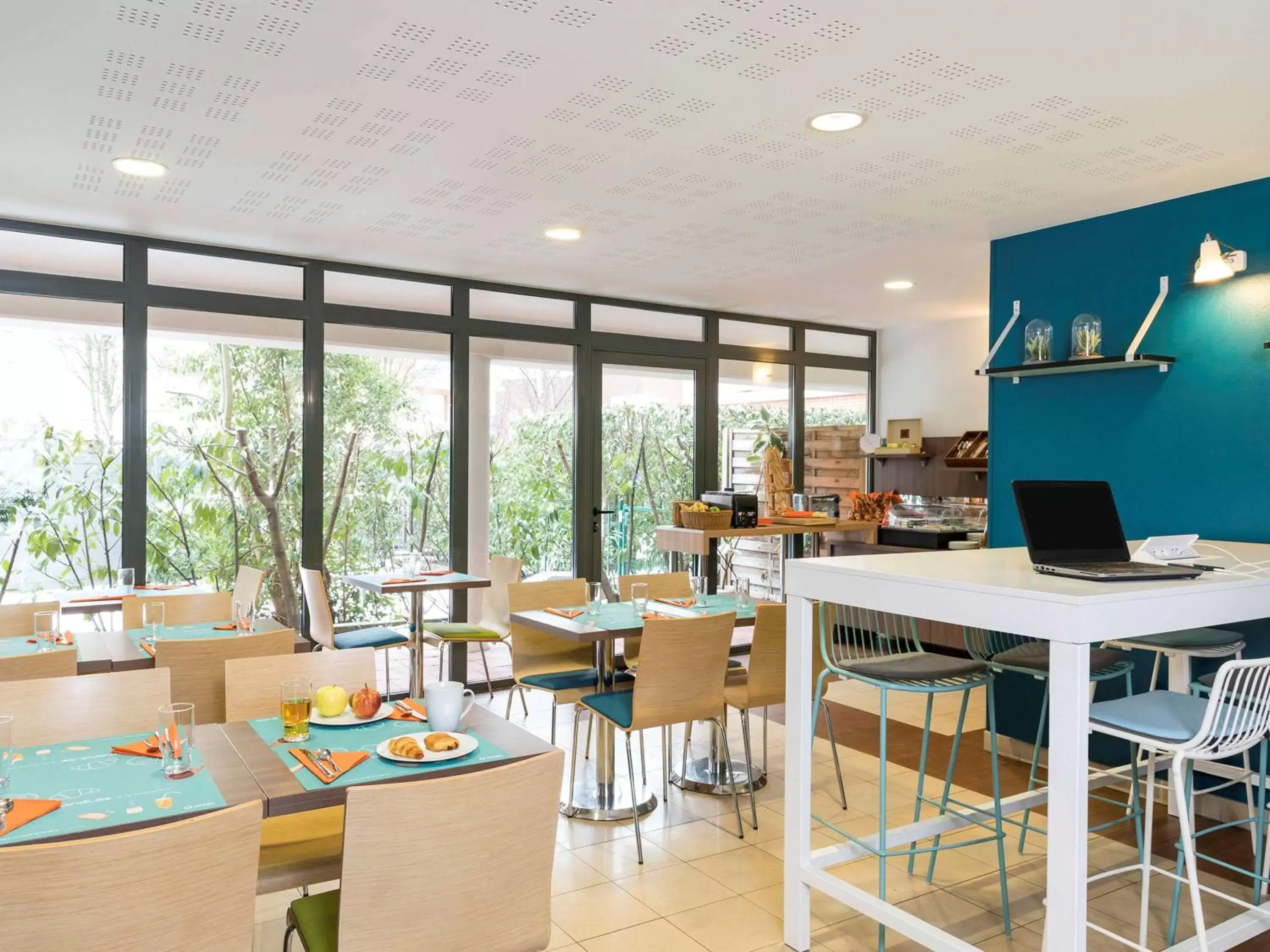 Restaurant/Places to Eat in Aparthotel Adagio Access Paris Clamart