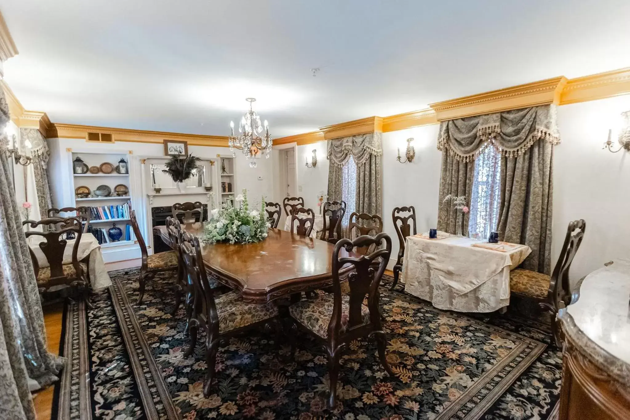 Dining Area in 1840s Carrollton Inn