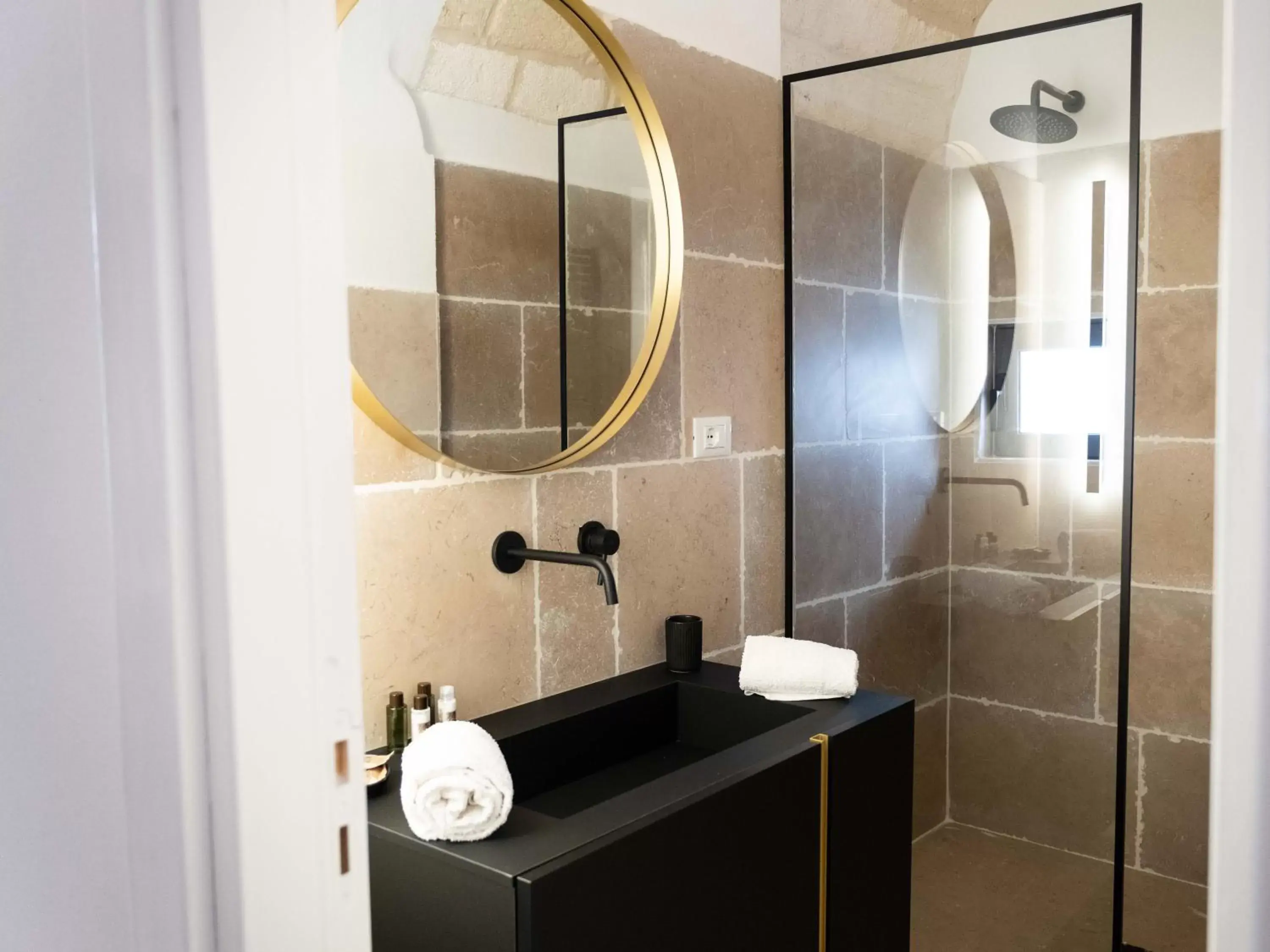 Bathroom in Dama Bianca Boutique Hotel Ostuni