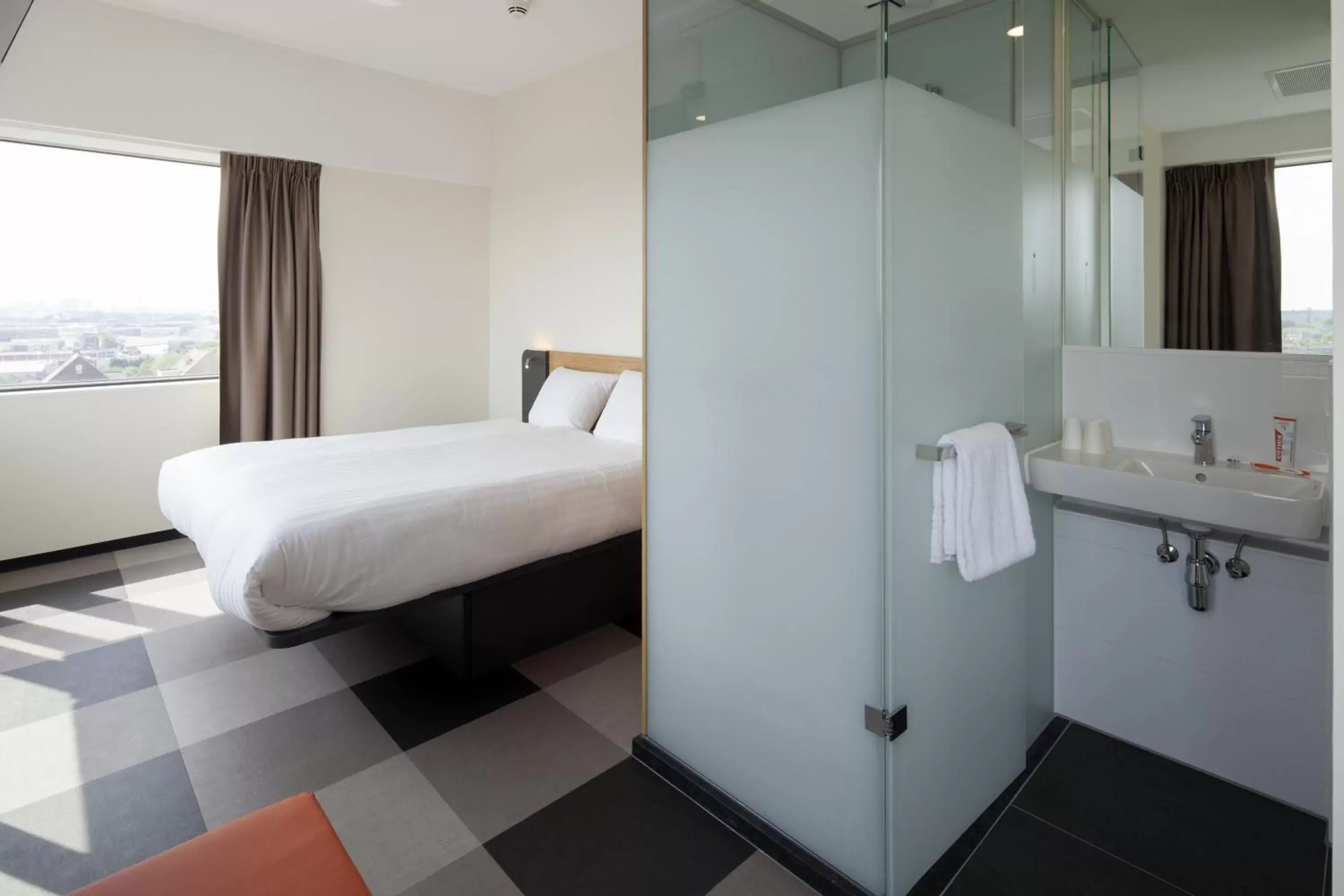 Bedroom, Bathroom in easyHotel Amsterdam Zaandam