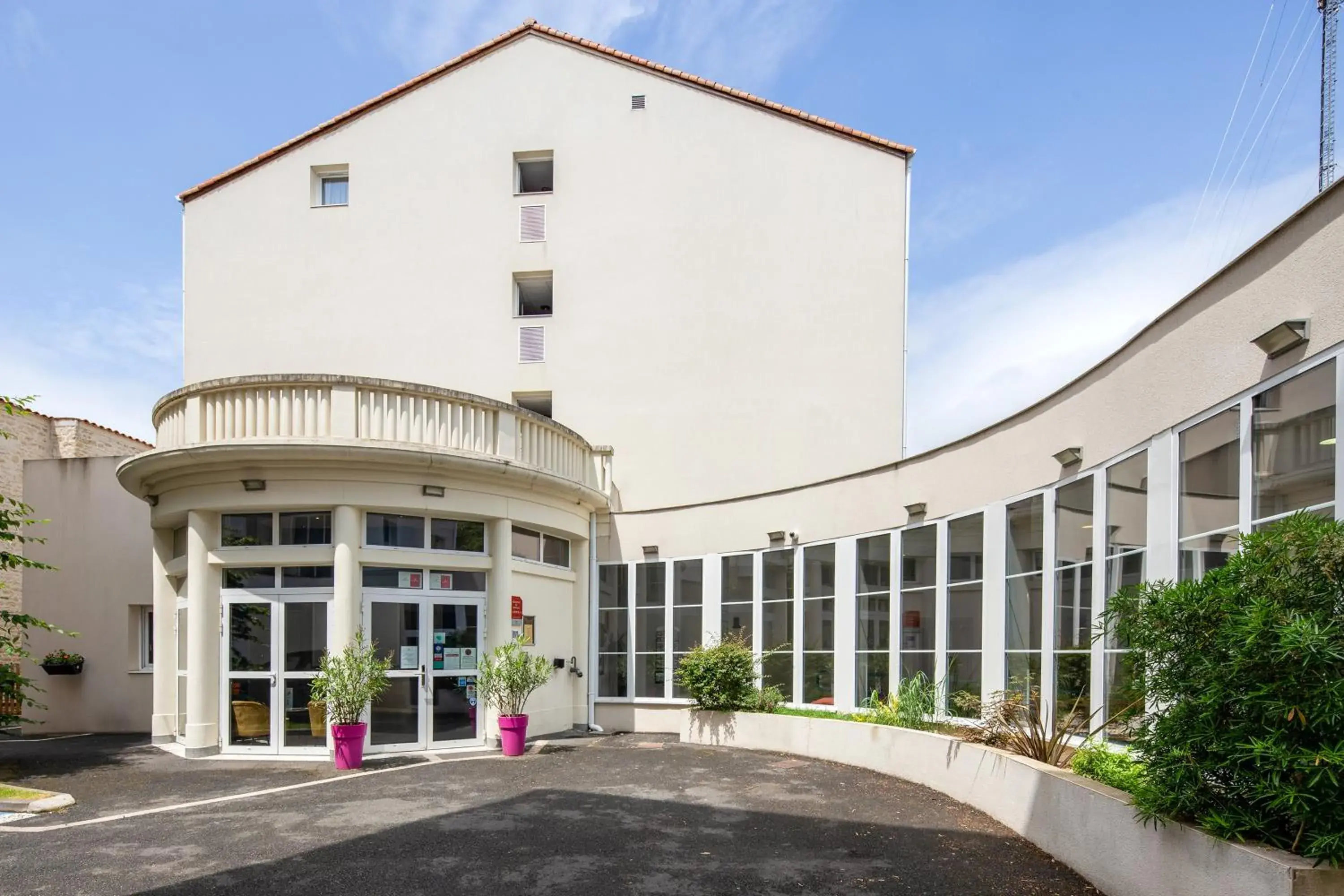 Facade/entrance, Property Building in Appart'City Niort