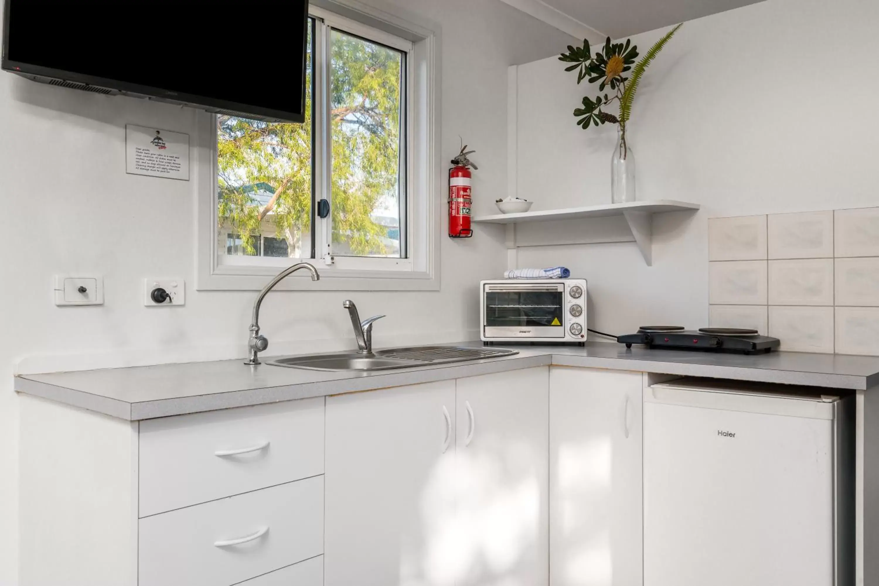 Kitchen or kitchenette, Kitchen/Kitchenette in Ballina Beach Nature Resort