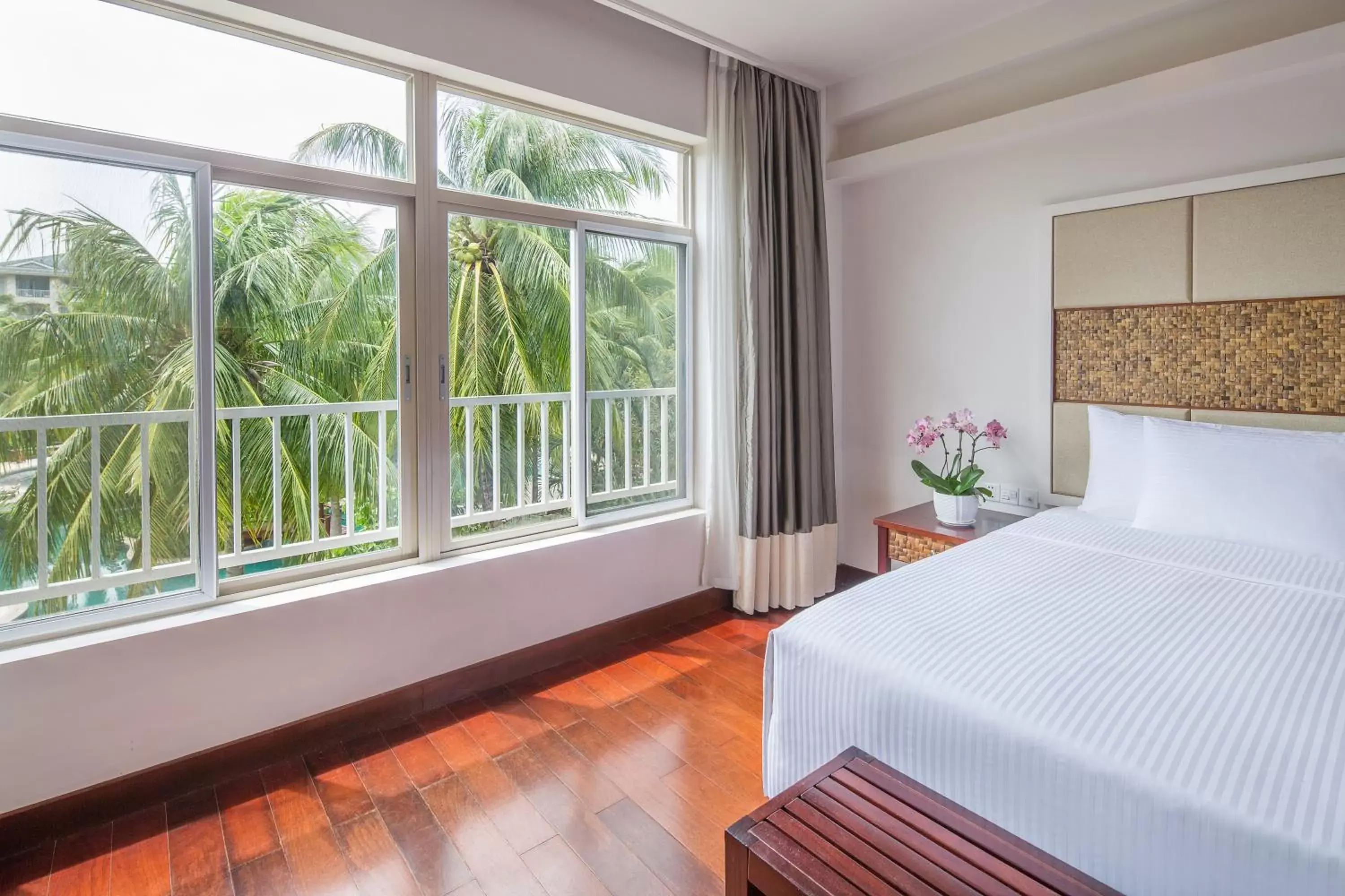 Bedroom, Bed in Huayu Resort & Spa Yalong Bay Sanya